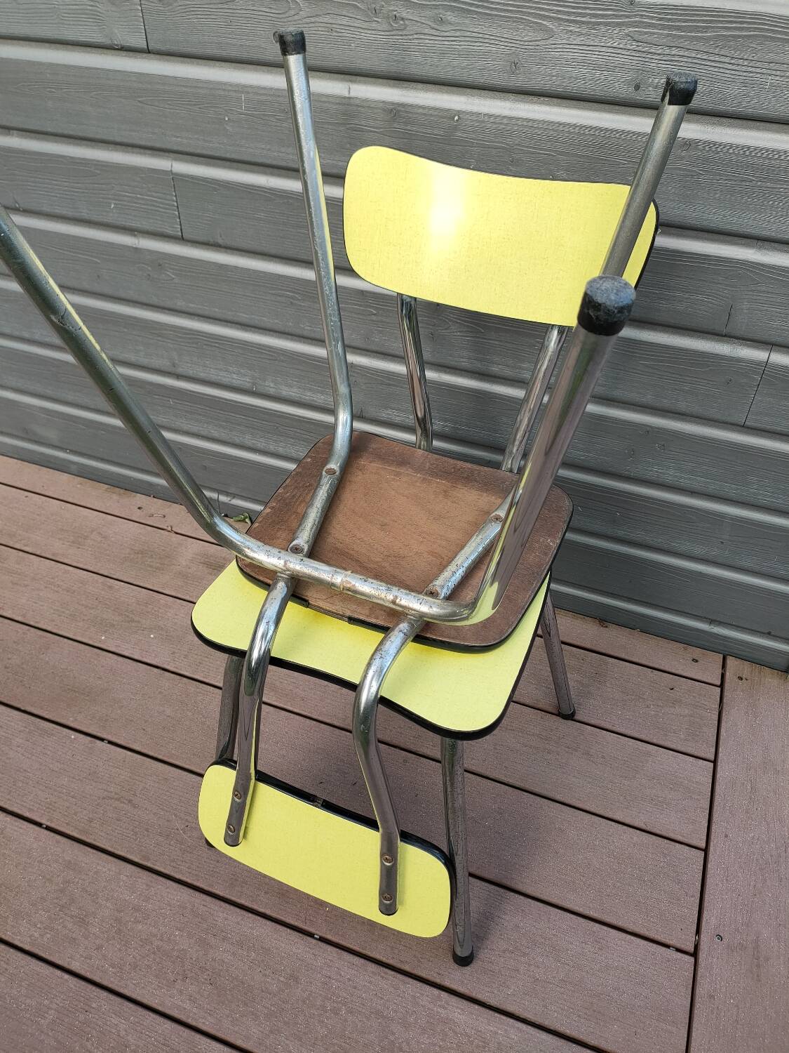 Paire de chaises en formica jaunes
