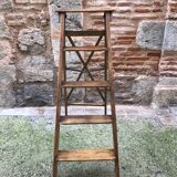Wooden painter stepladder