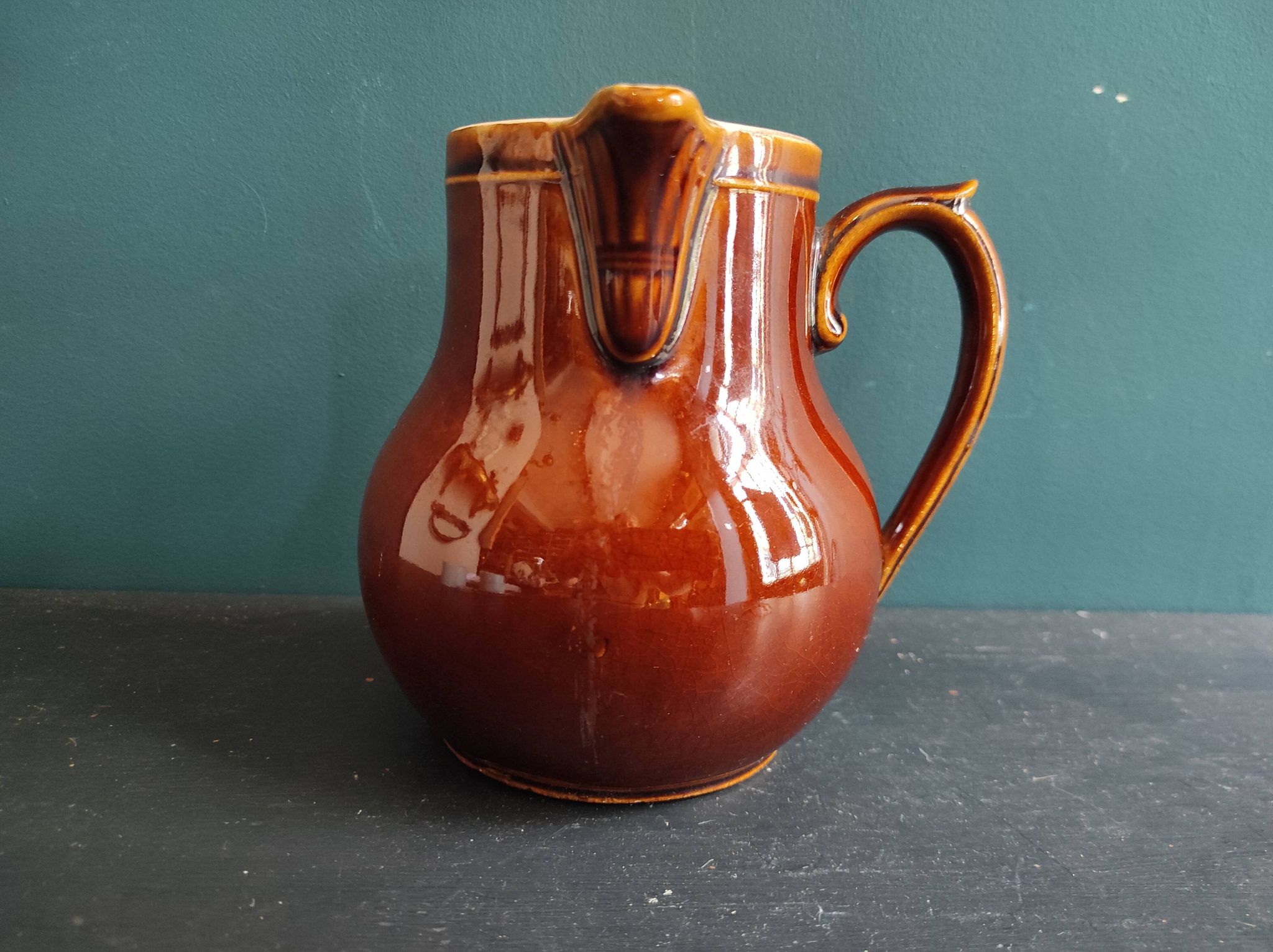 Cruche vintage en majolique française