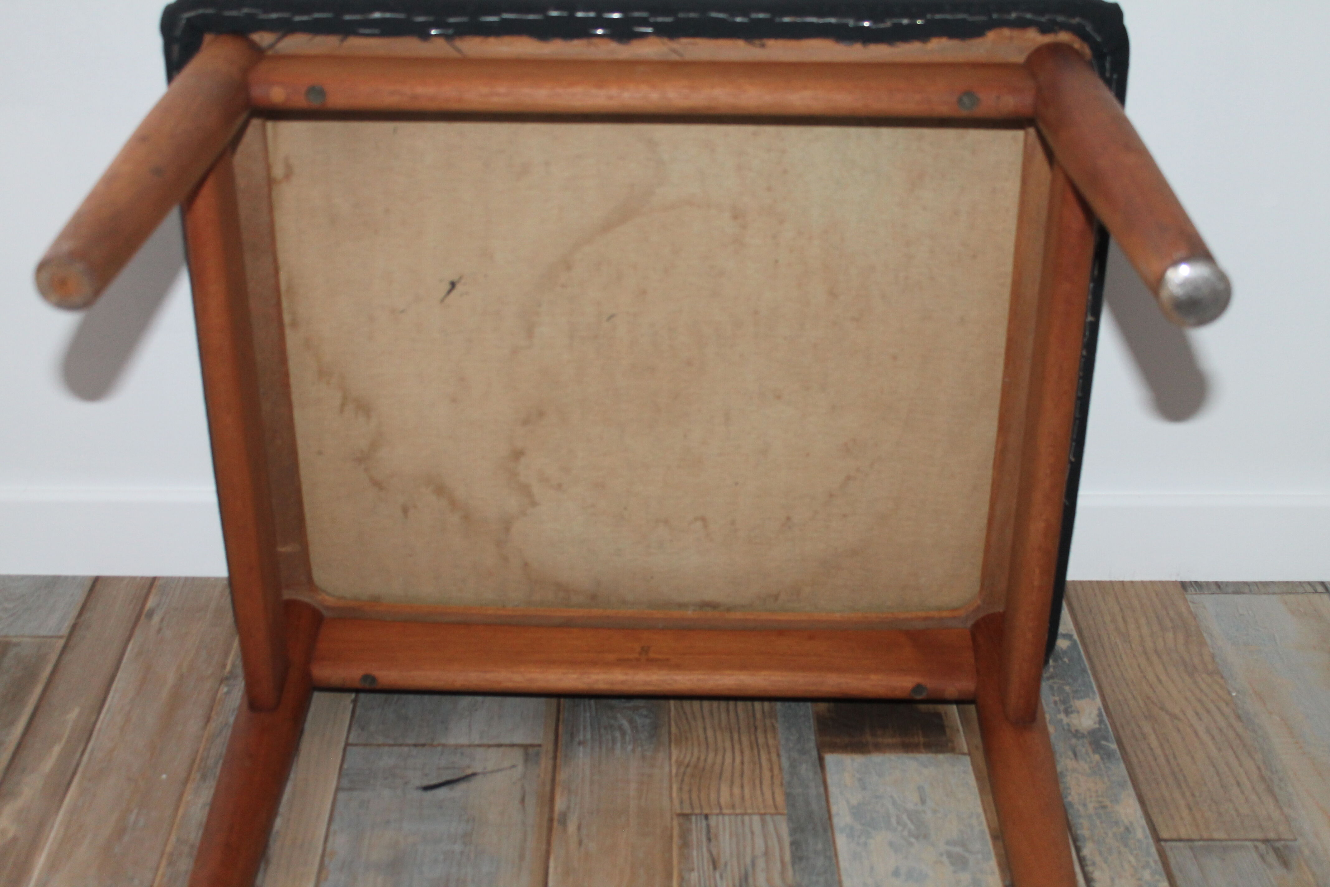 Scandinavian Ottoman by Arne Vodder in vintage teak 60's