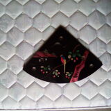 Corner shelf in Chinese lacquer