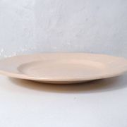 Assiette de présentation Digoin Sarreguemines rose poudré