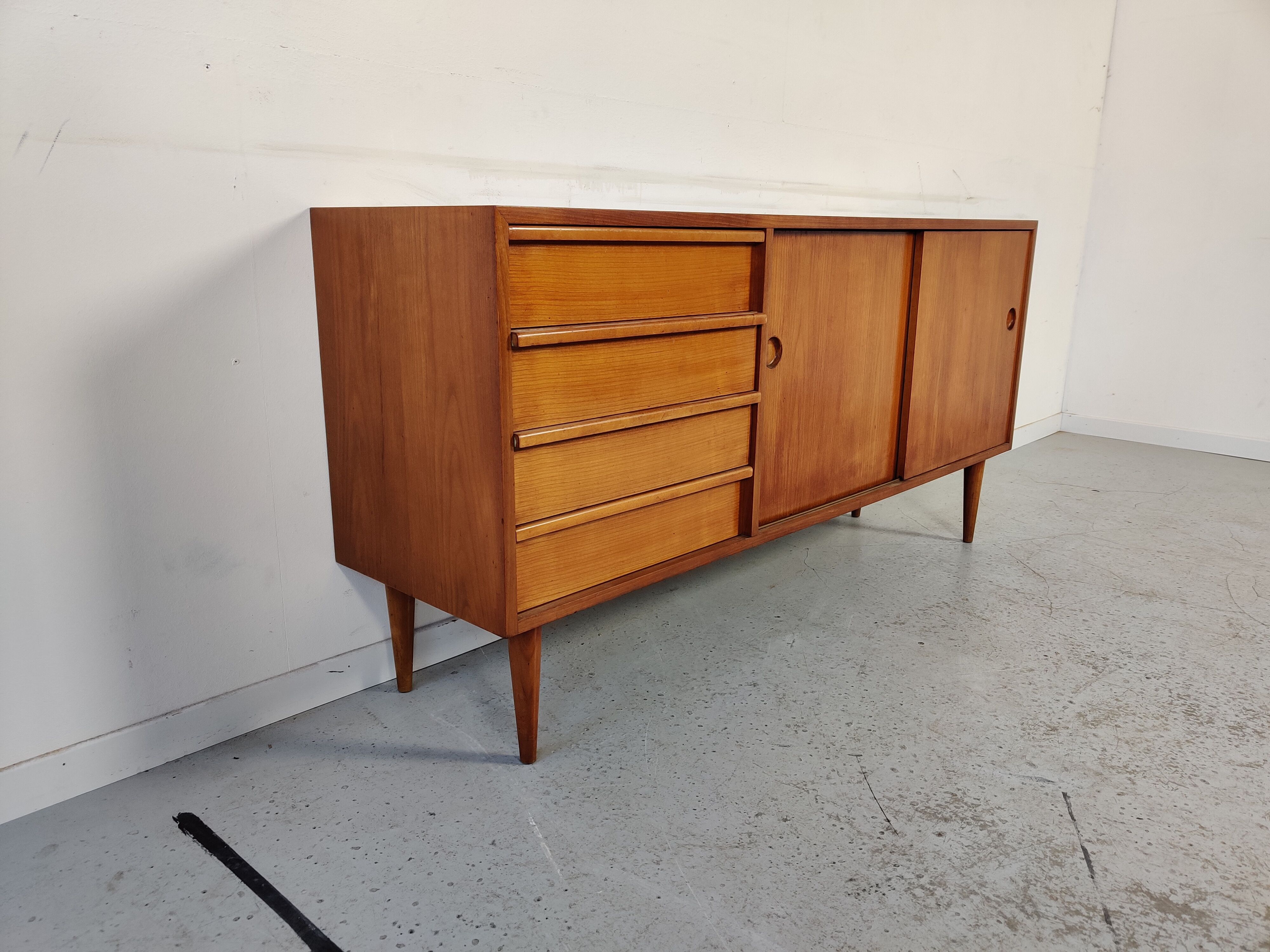 Scandinavian sideboard 60