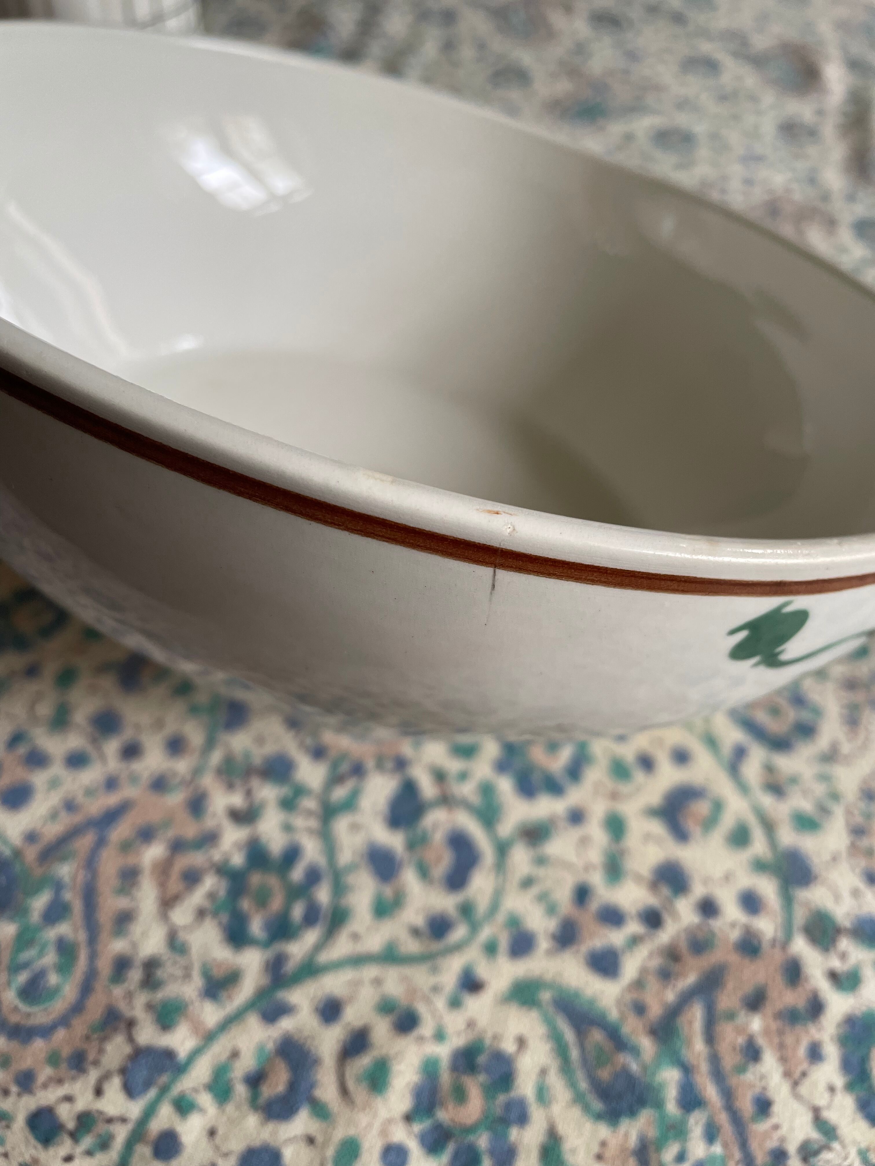 Hollow dish HBCM, Montereau, France" diam 21 cm