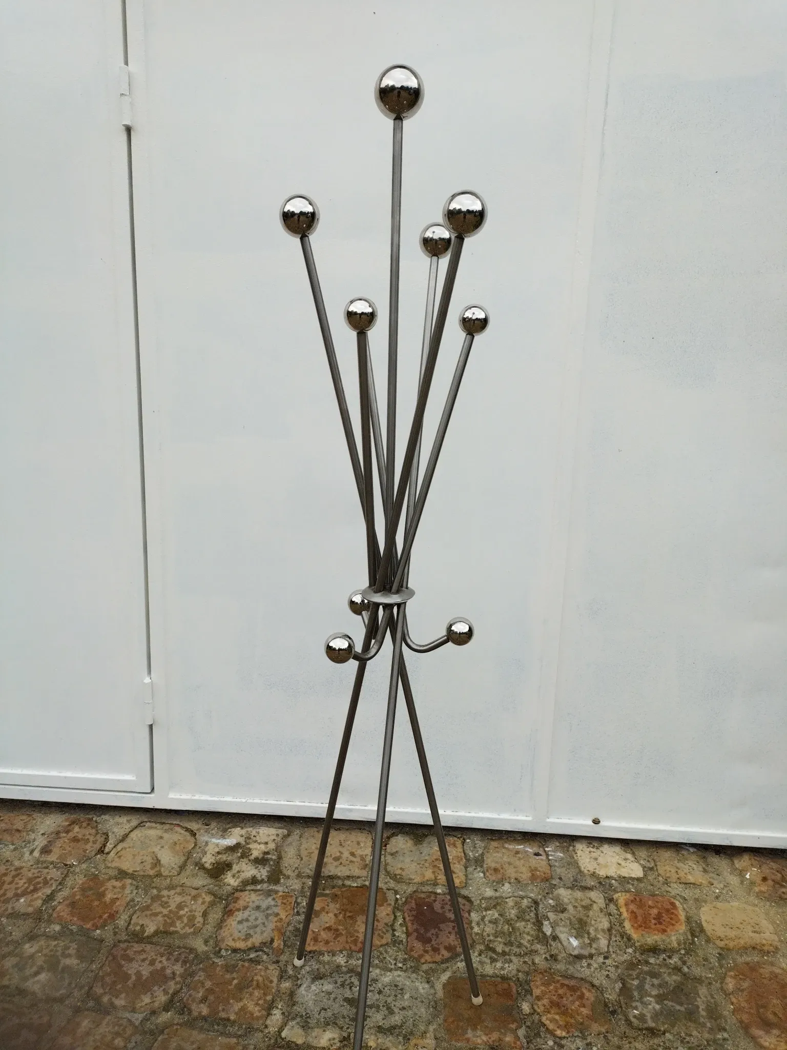 Foldable coat rack
