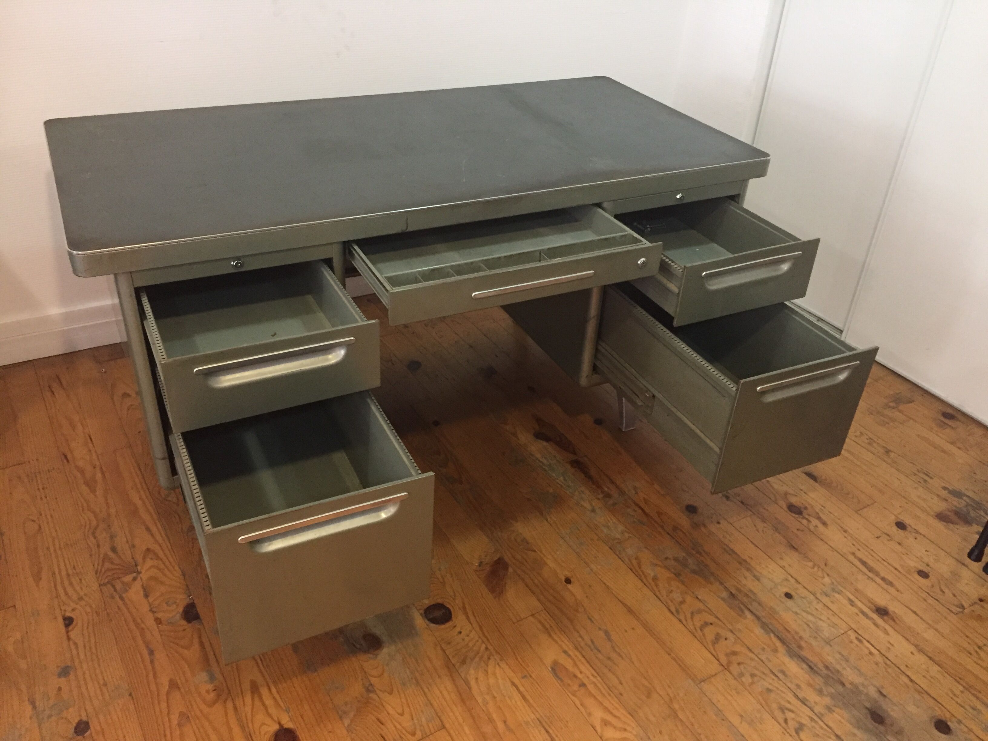 Desk industrial steel yac
