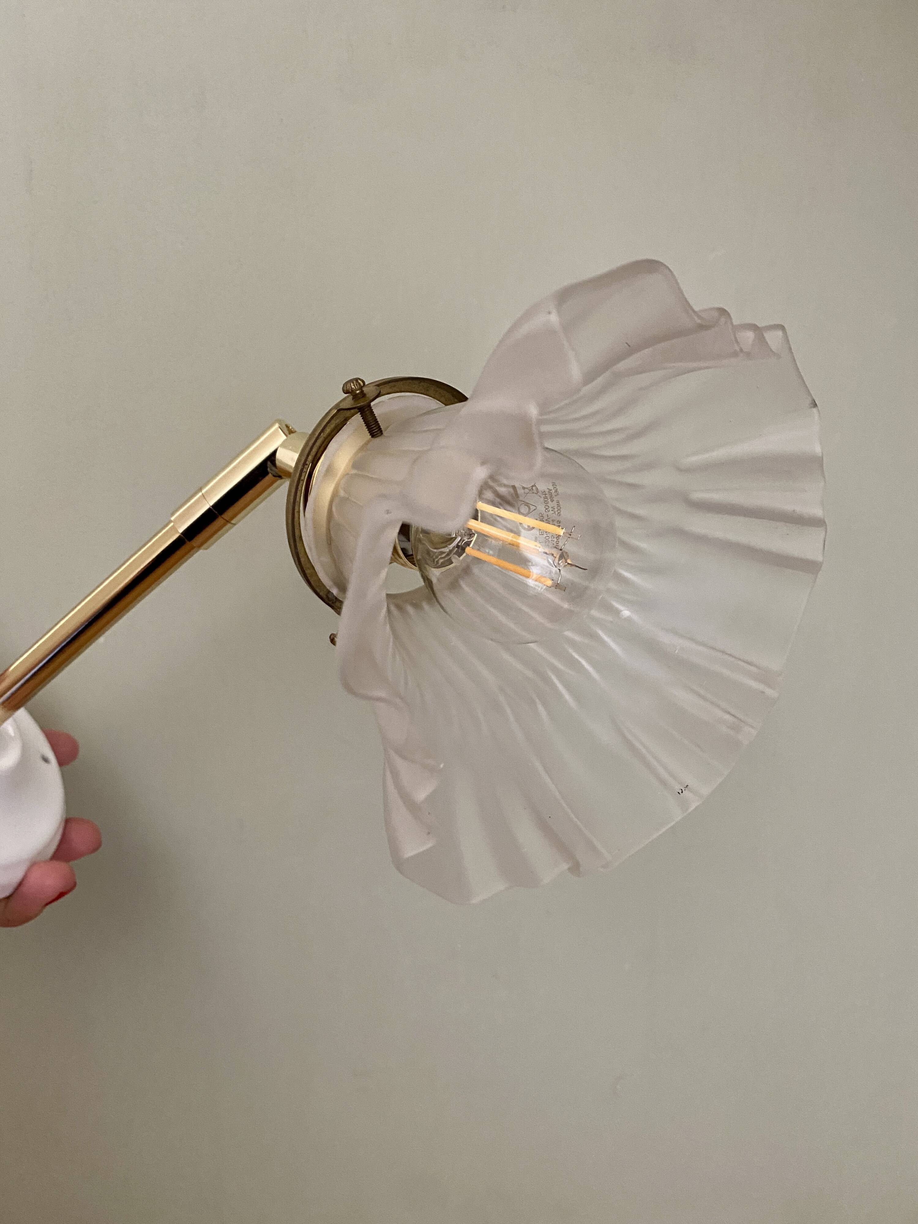 Vintage art deco frosted glass tulip wall light