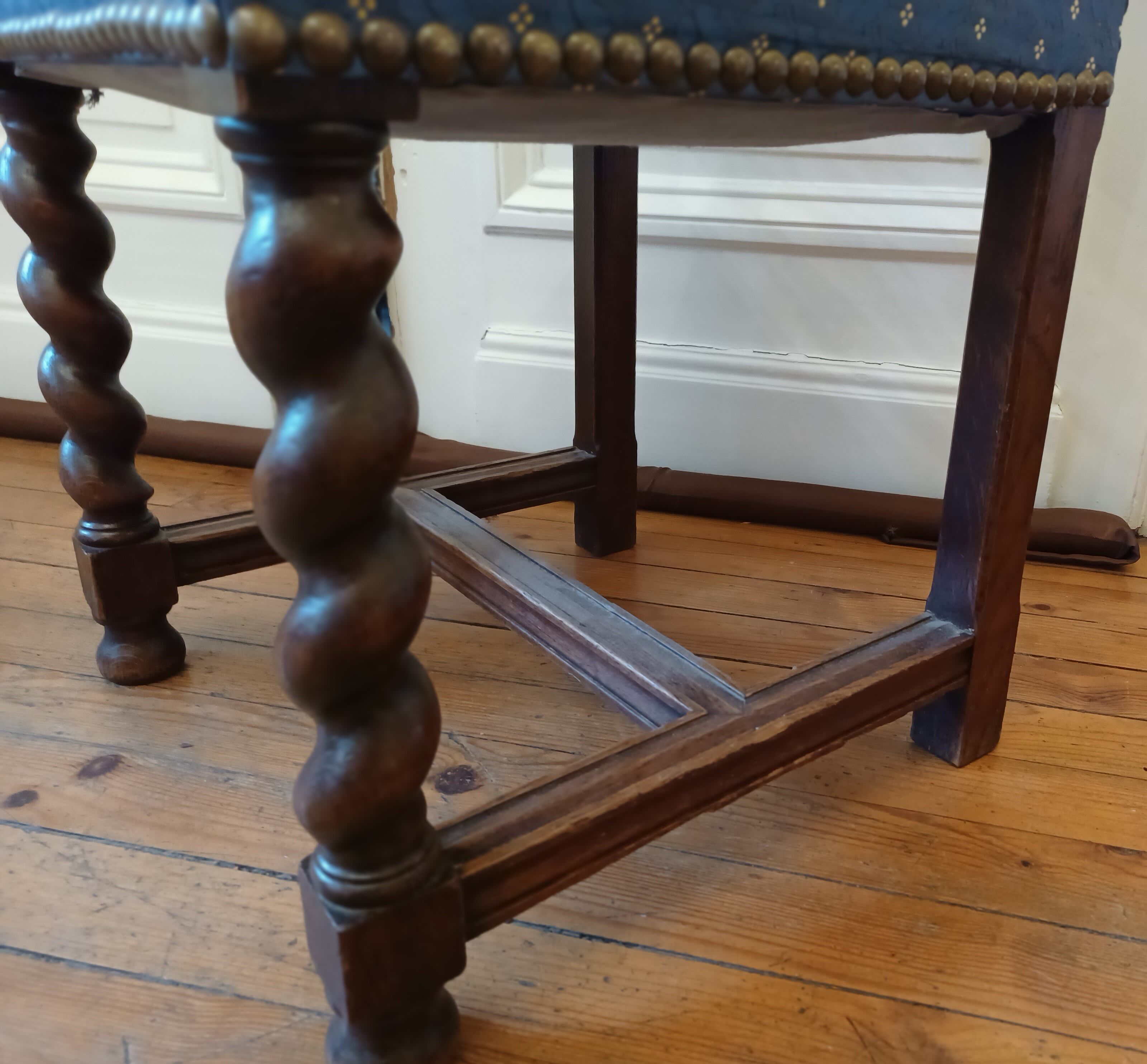 6 carved chairs; Flemish-Spanish