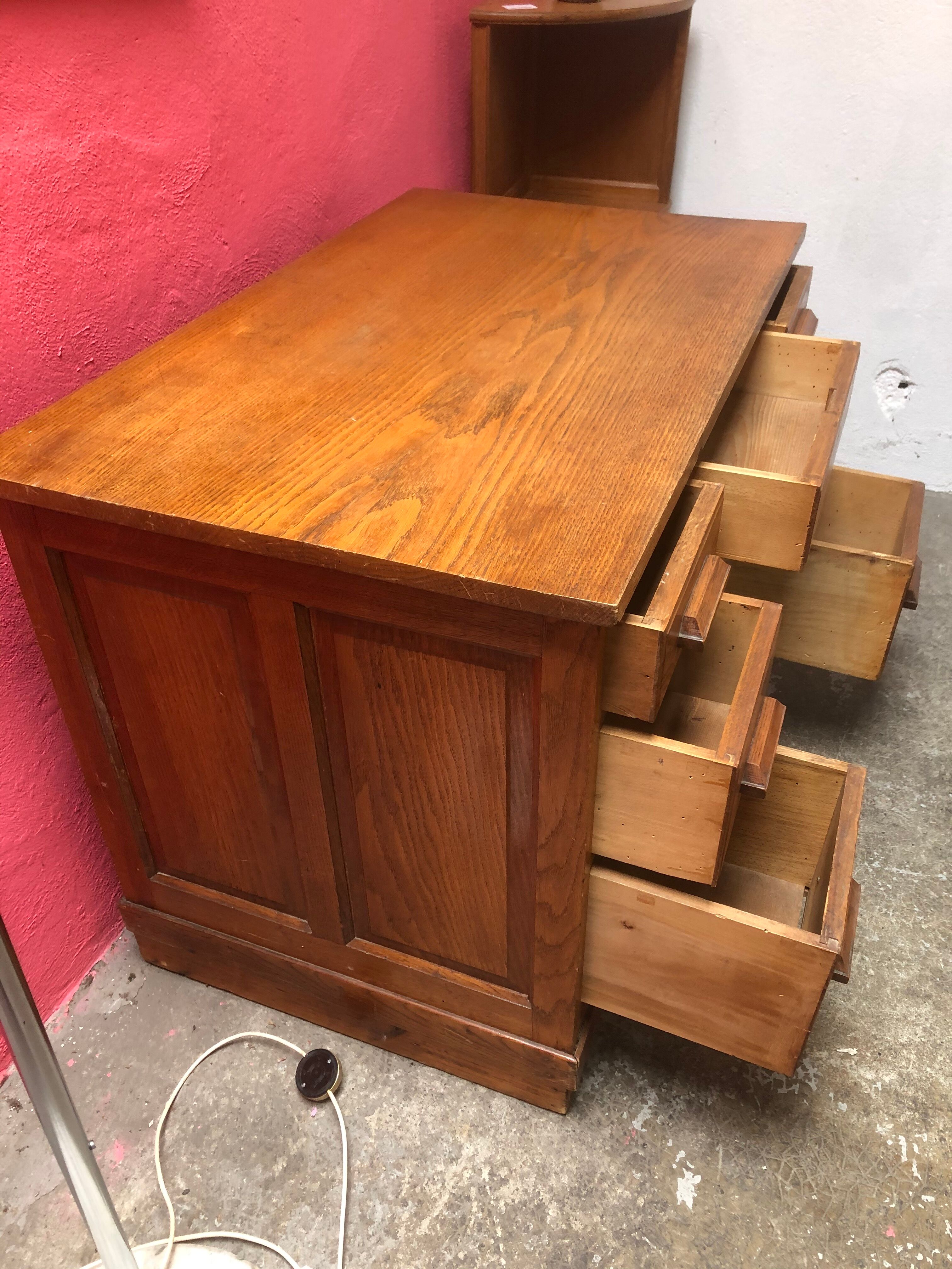 Bureau style administration vintage 1950