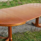 Dining round vintage with extensions