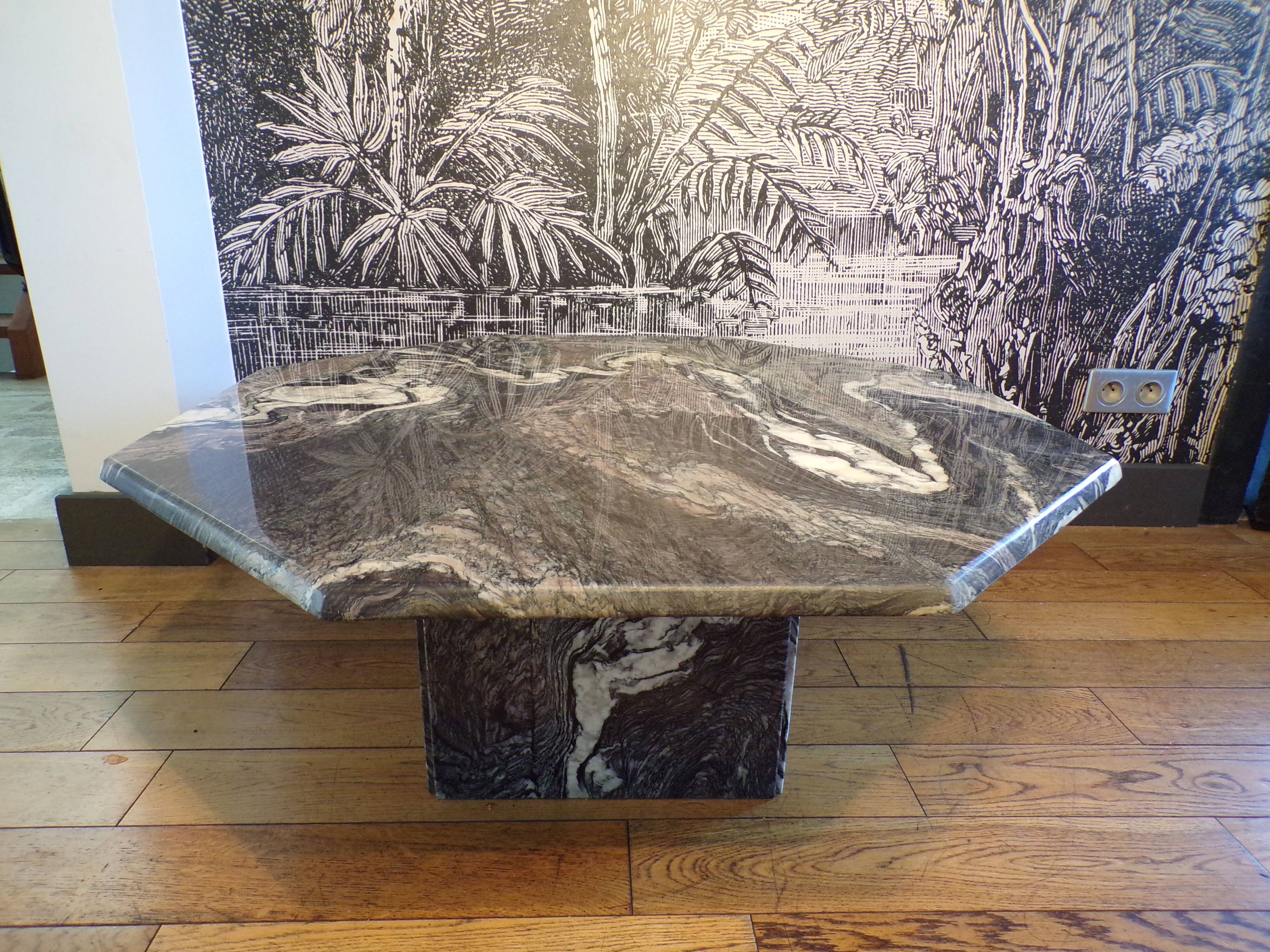 Octagonal black marble coffee table 1970-80