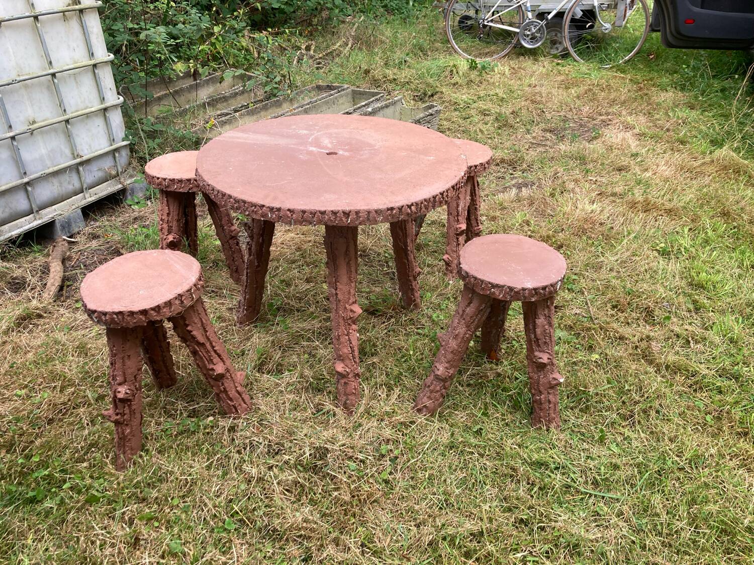 Garden furniture in 'rockery' cement