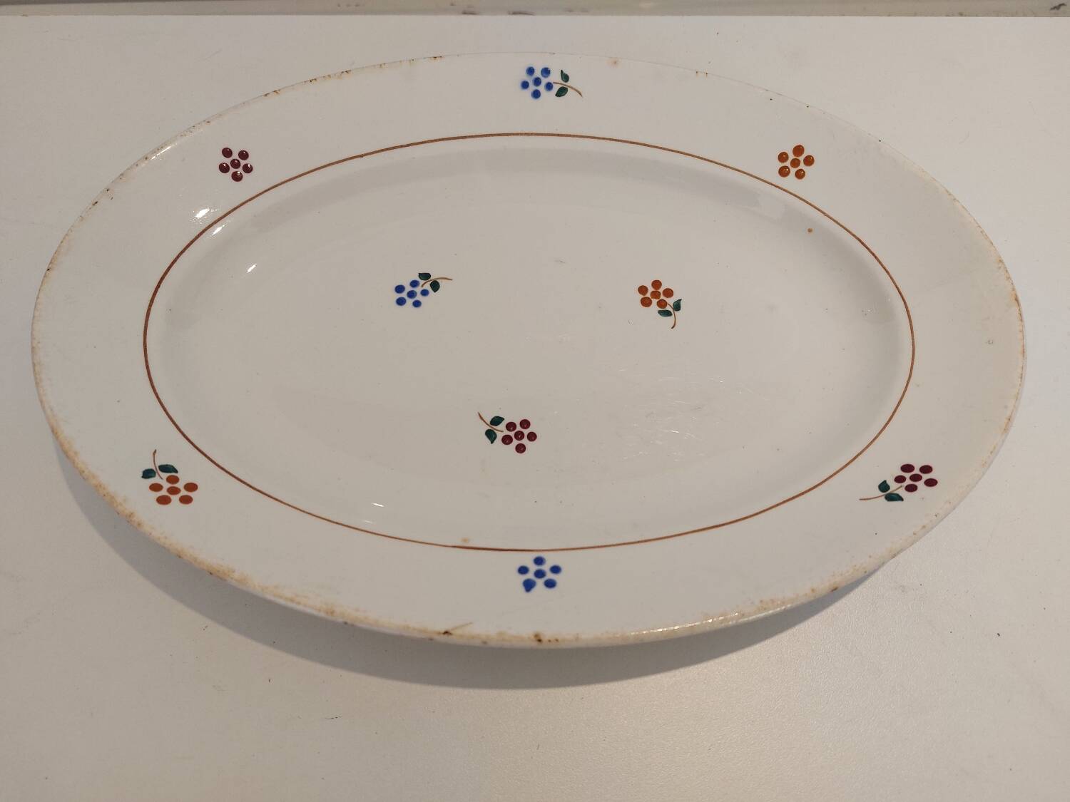 Oval dish with flower motifs St Amand Vintage