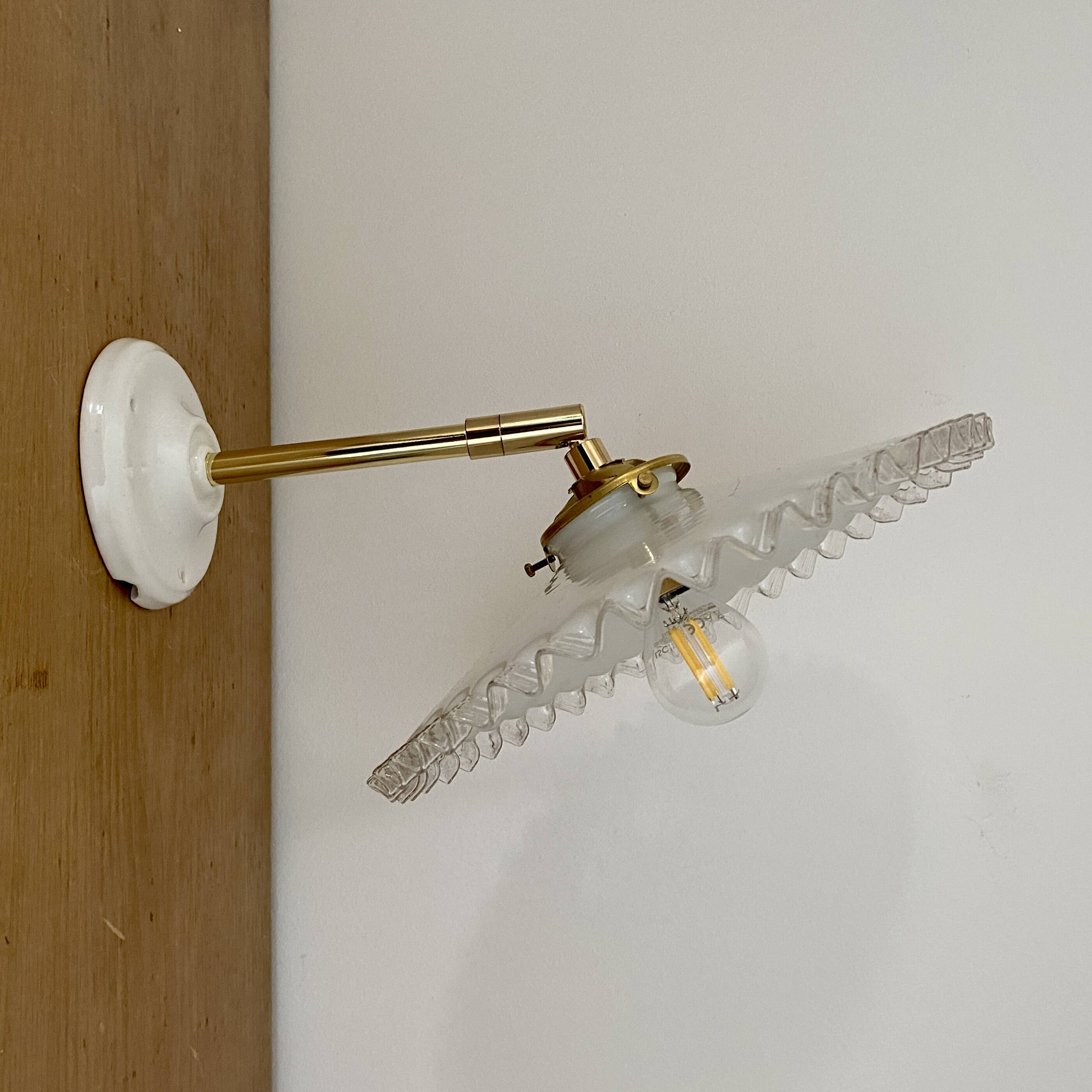 Applique abat-jour vintage en opaline blanche