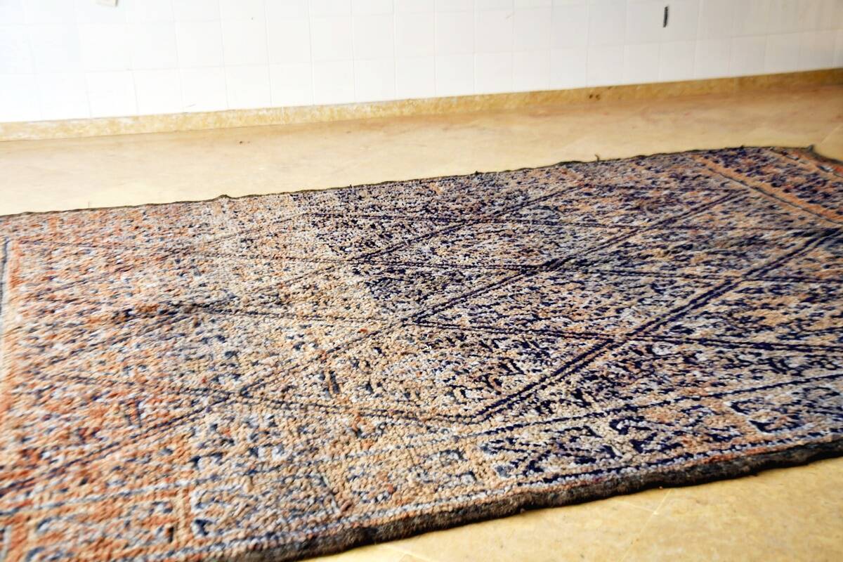 Moroccan Berber carpet Beni Mguild vintage 330 x 218 cm