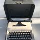 Machine à écrire Remington de luxe bakélite blanc + malle grise vintage