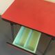 Table en formica rouge