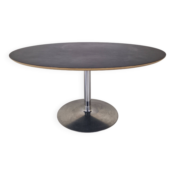 Table à manger ovale par Pierre Paulin pour Artifort — Beyit