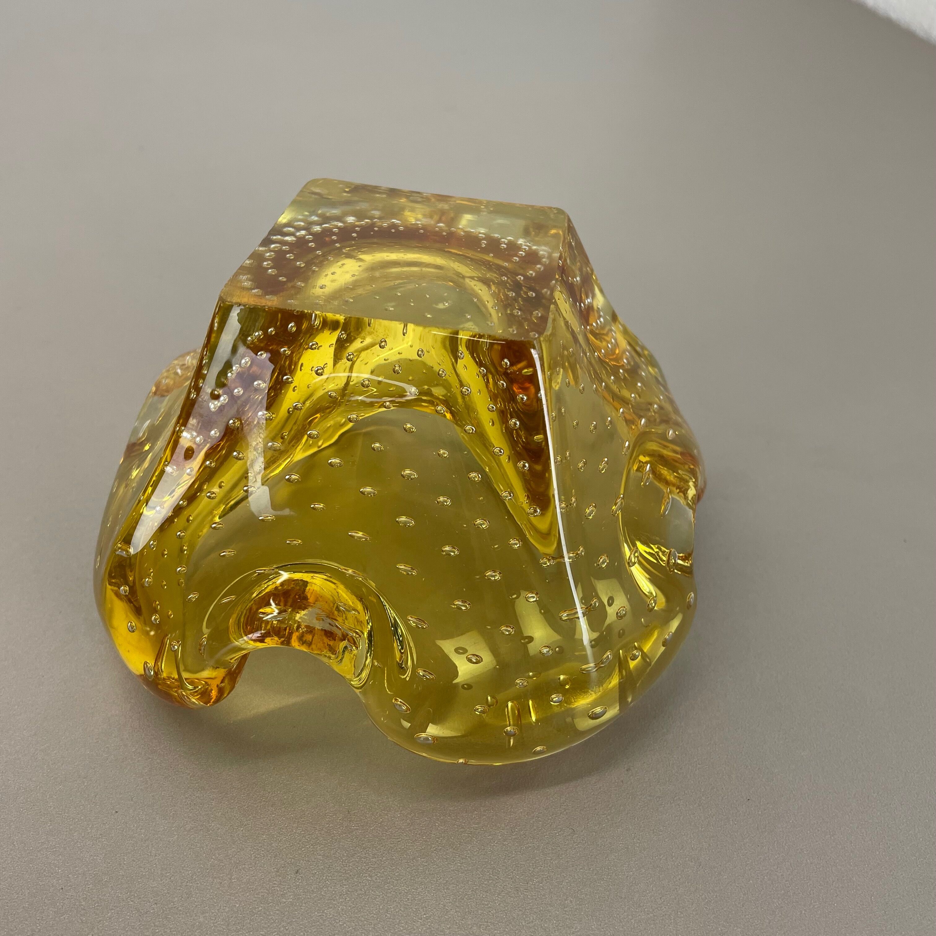 Murano Glass "Honey Bubble" Bowl Element Shell Ashtray Murano, Italy, 1970s