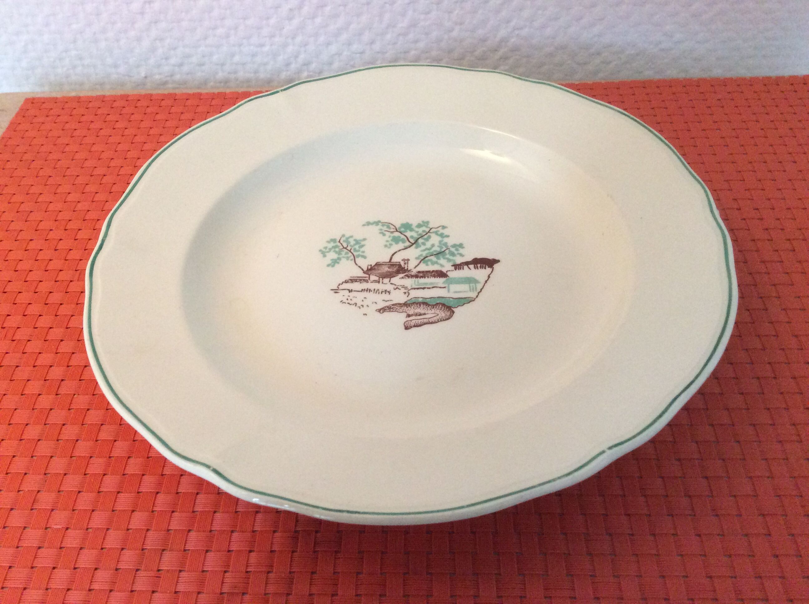 Luce Paris Art Deco hollow plates