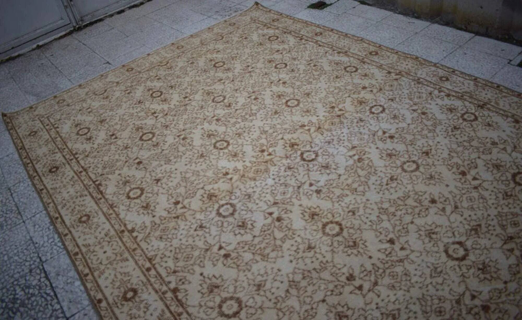 Vintage Turkish Oushak rug 204x318 cm