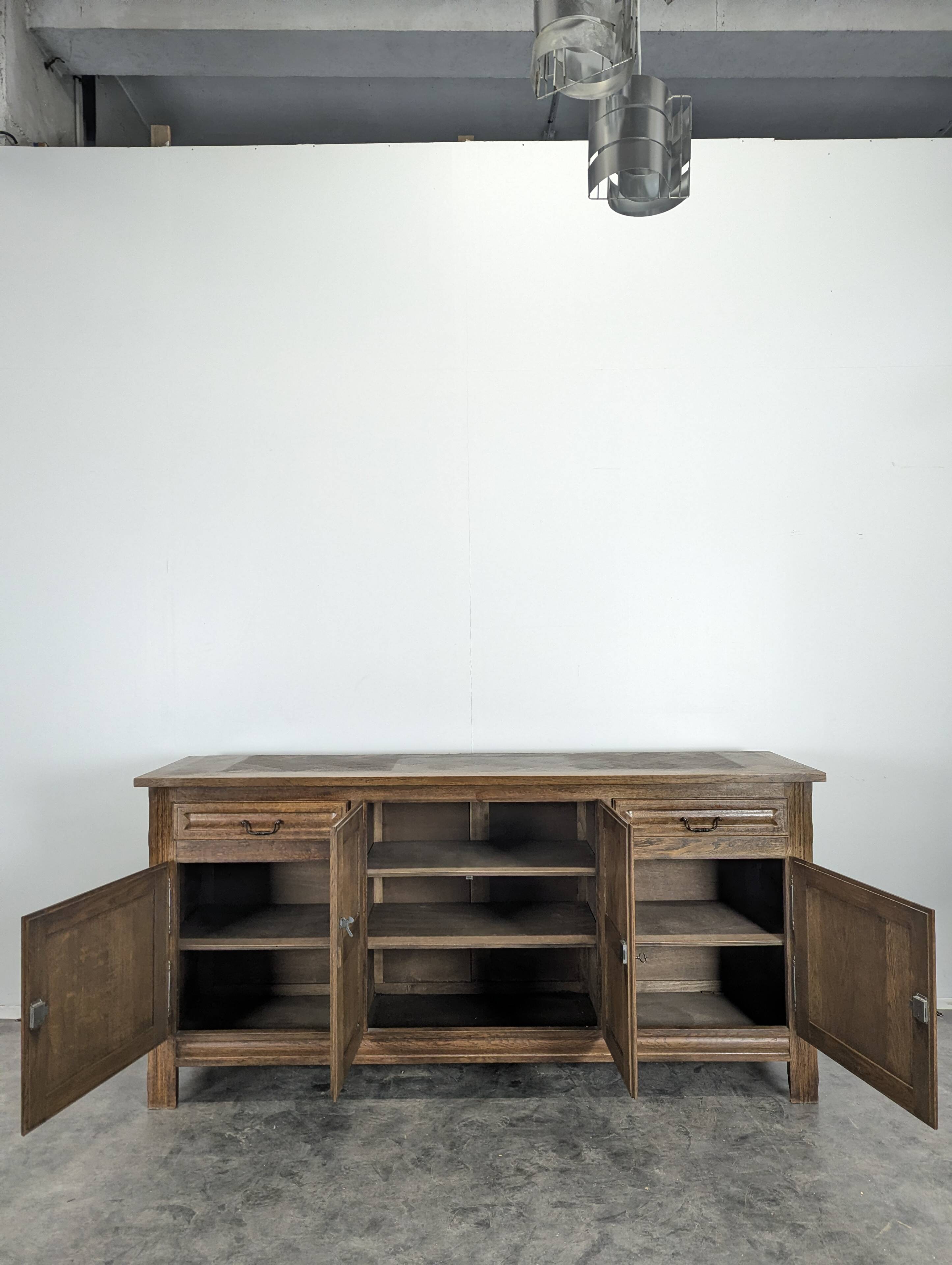 Enfilade en chêne massif sclupté DLG Dudouyt