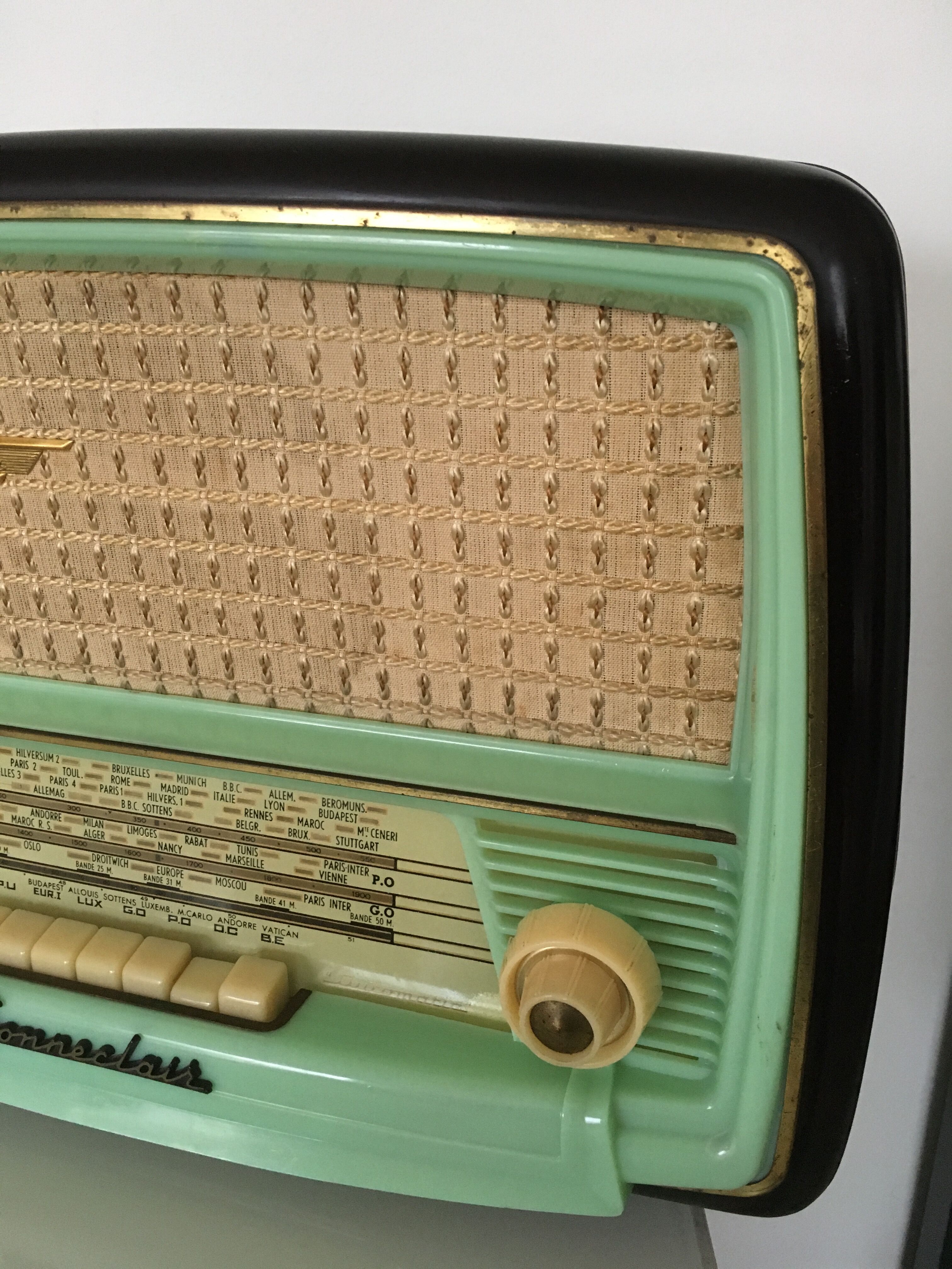Vintage Sonneclair radio station