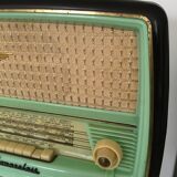 Vintage Sonneclair radio station