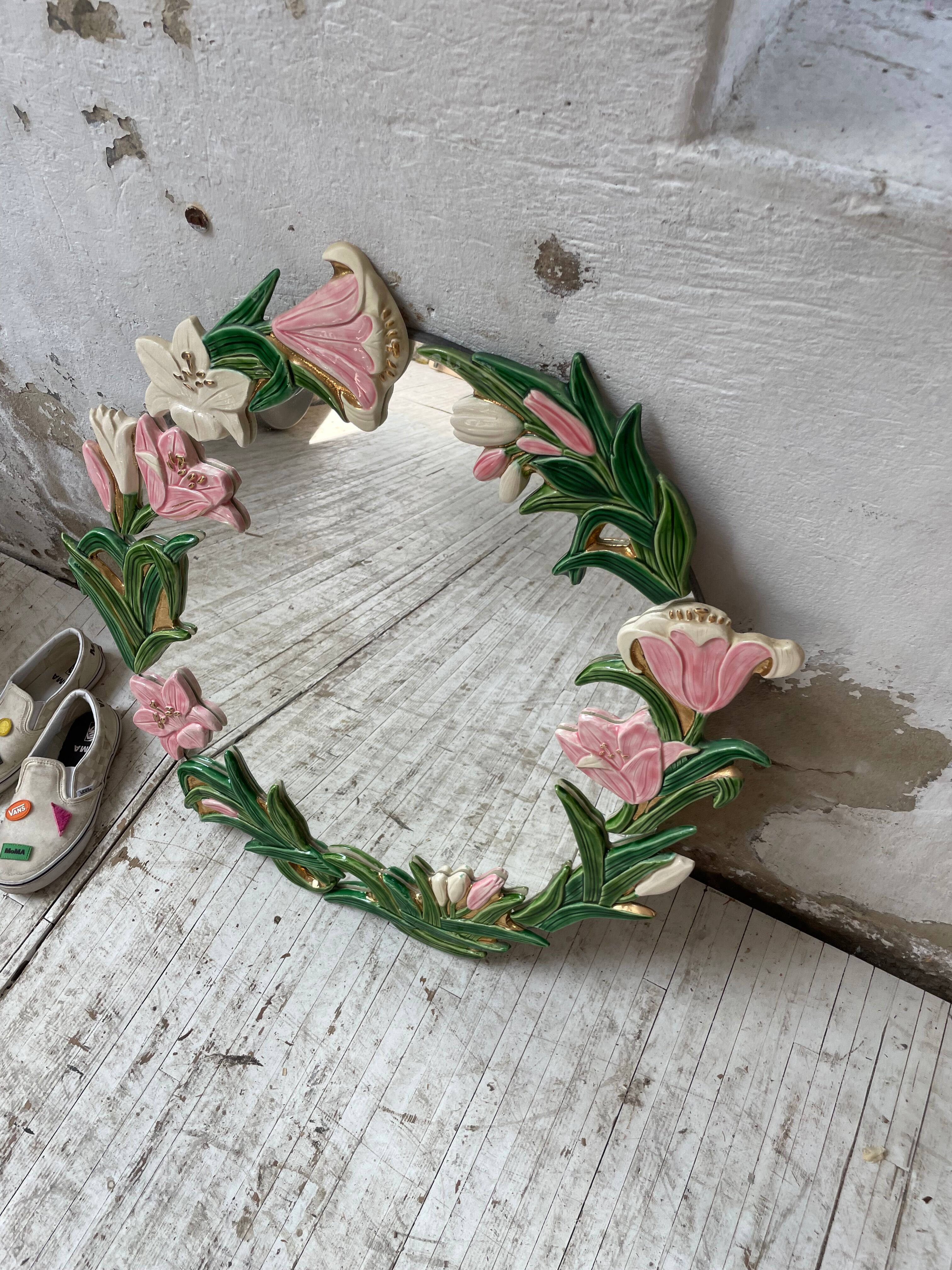 Oval ceramic mirror with flowers