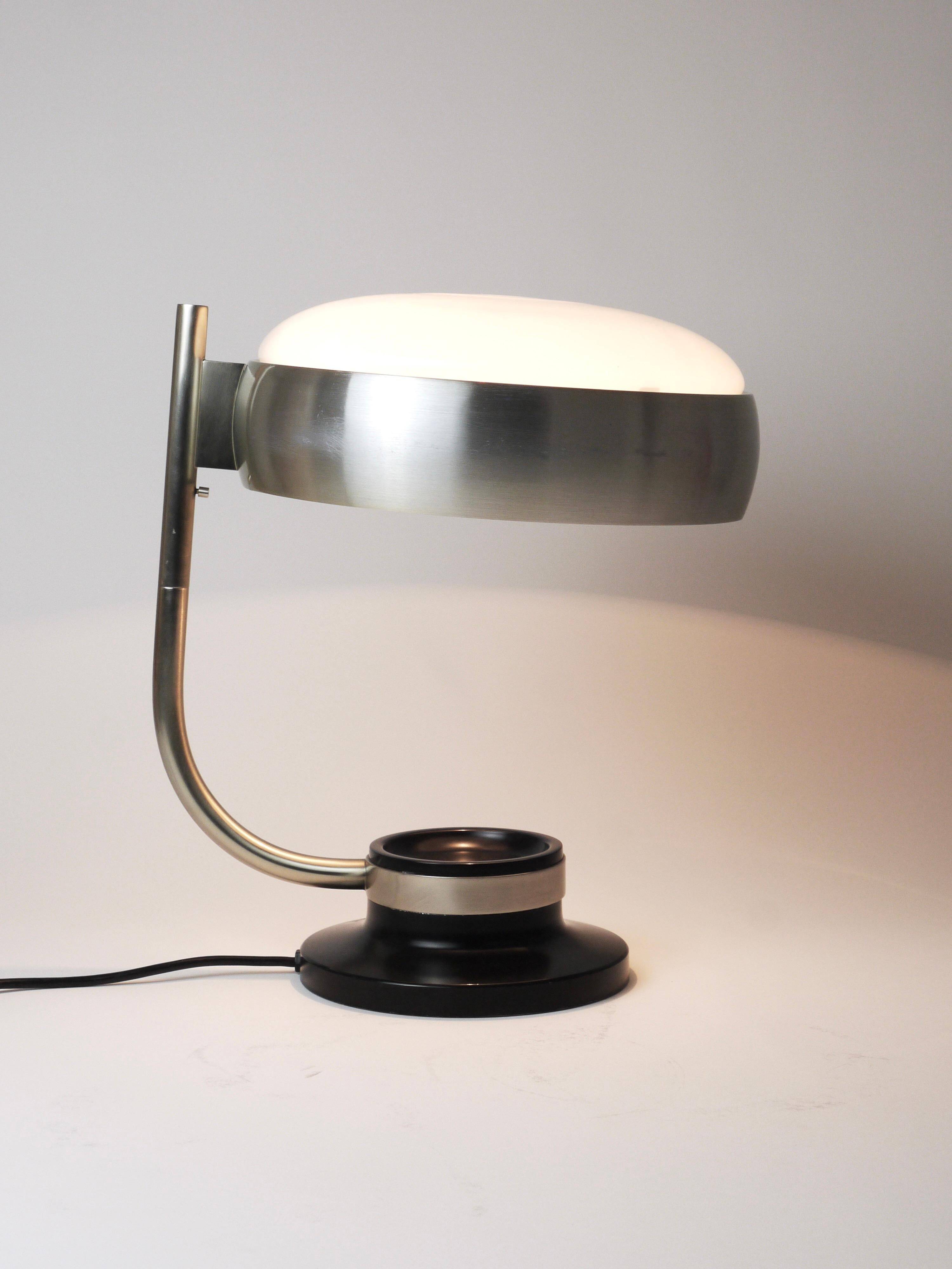 Oscar Torlasco black and nickel swivel desk lamp, Lumi Milano, Italy, 1960s.