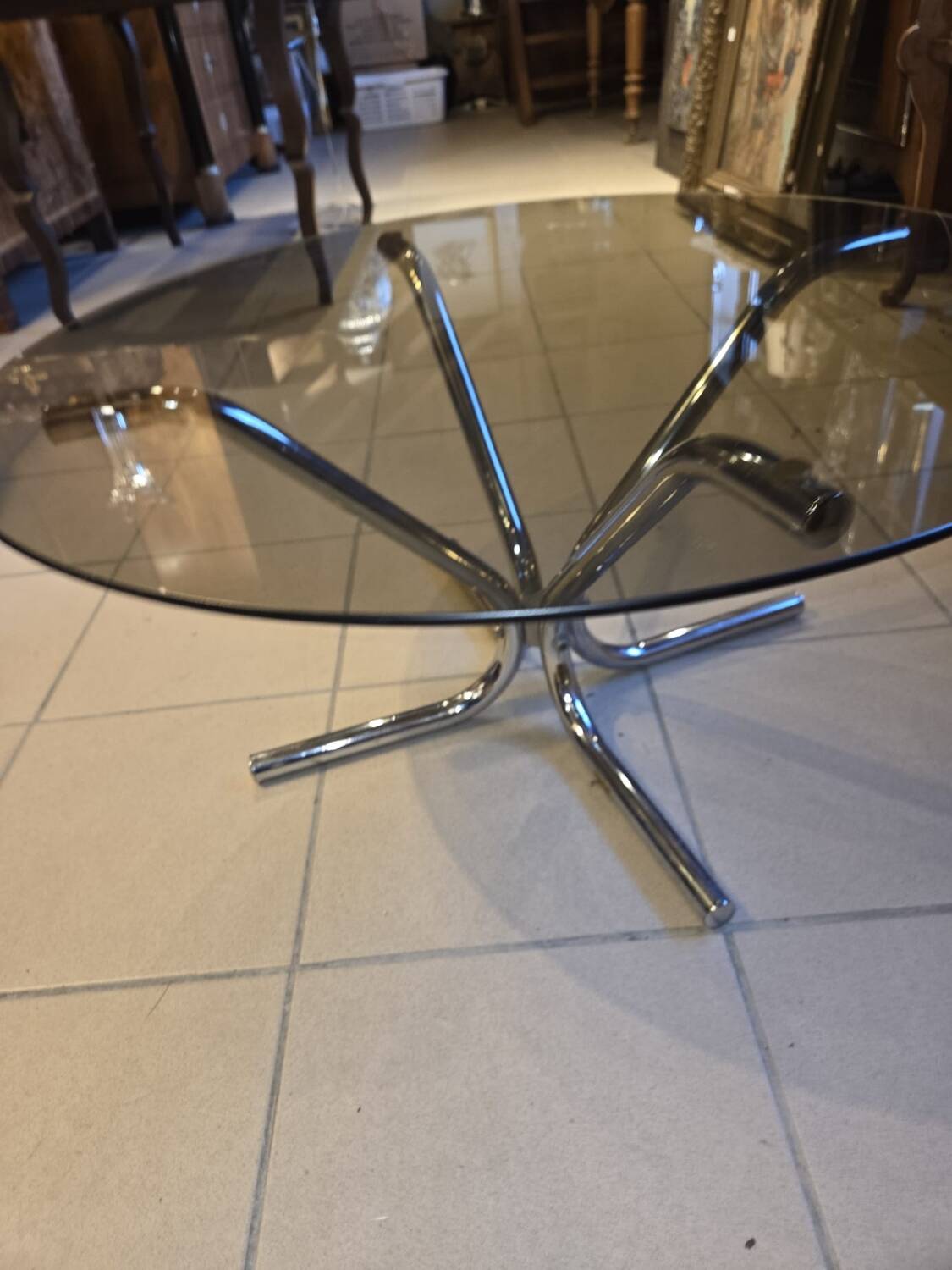 Table basse en verre et métal