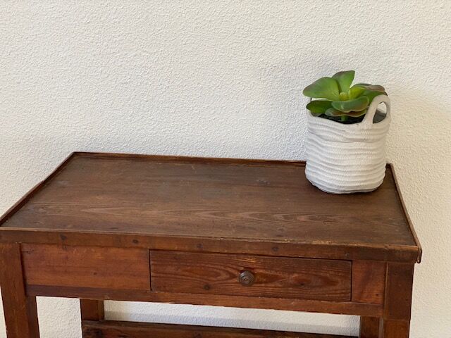 White basket pot cover