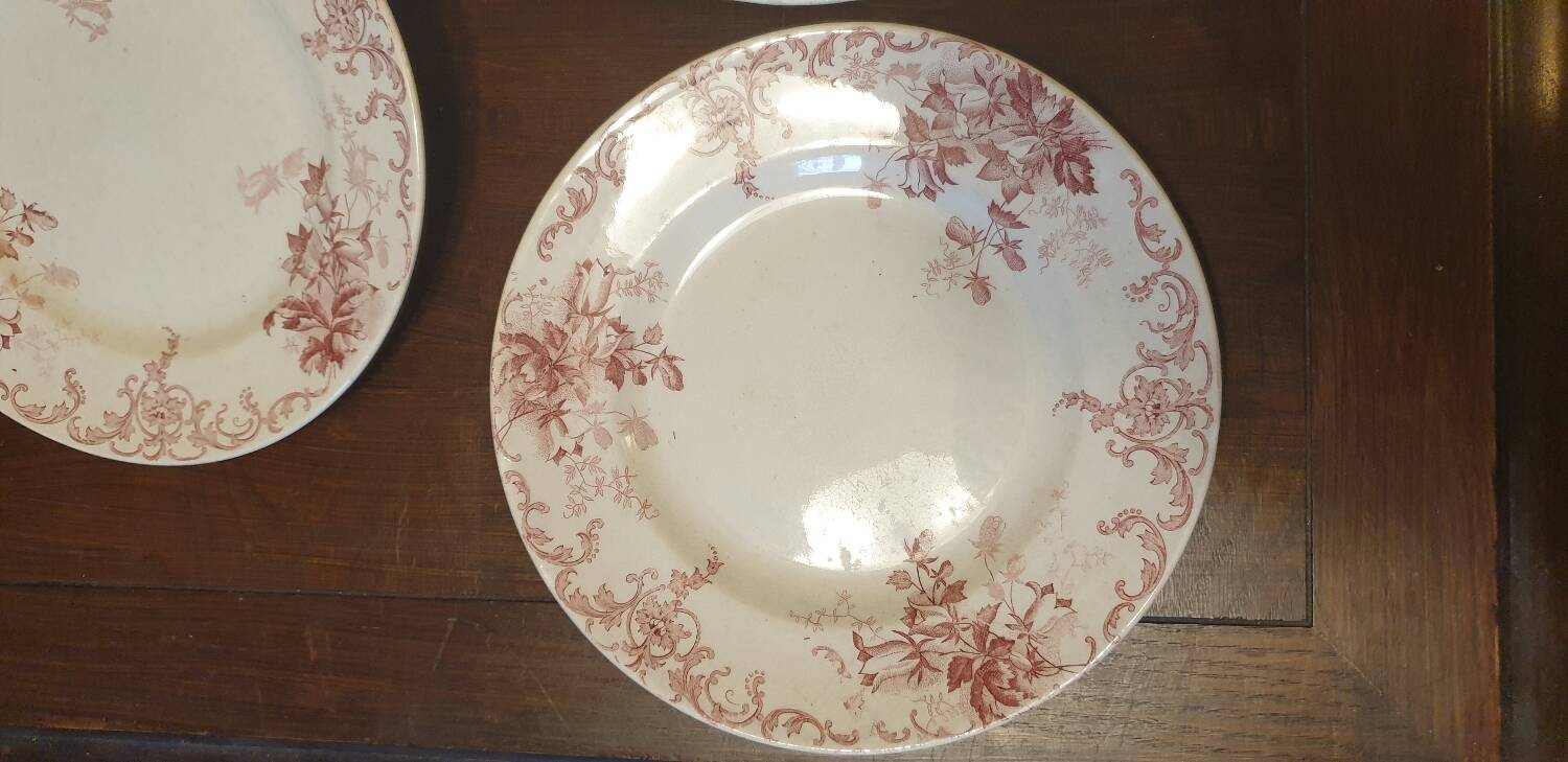 Four St Amand and Hamage flat plates