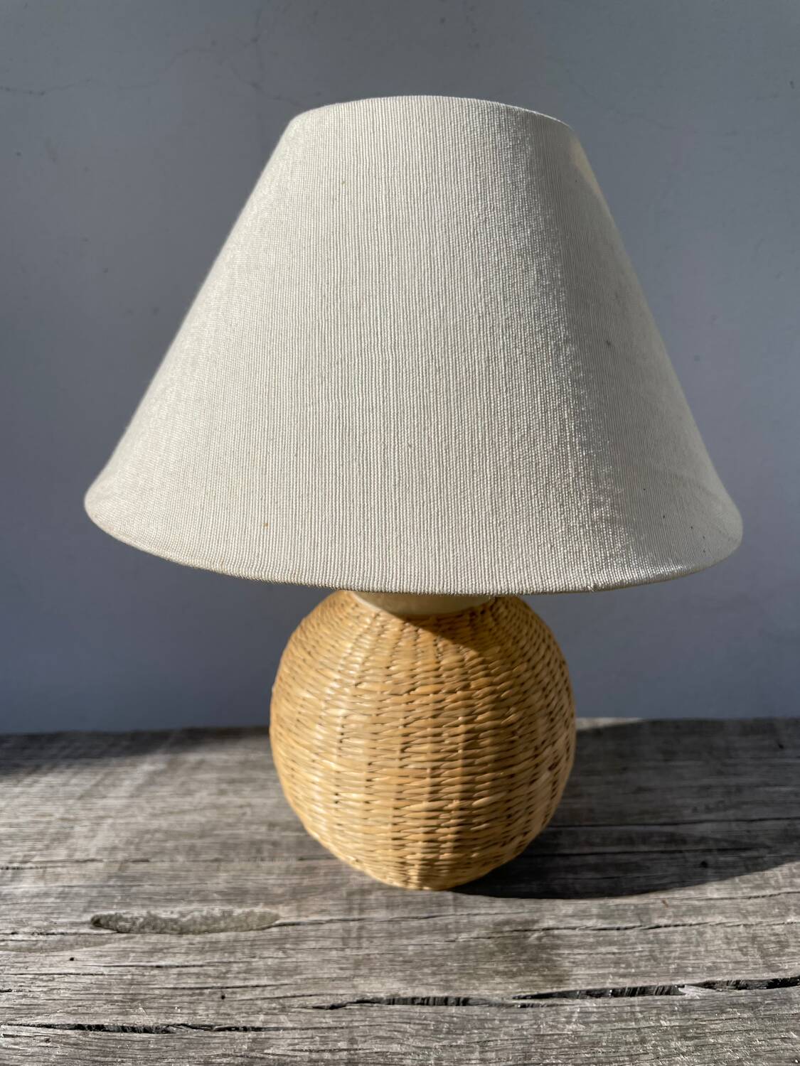 Rattan bedside lamp