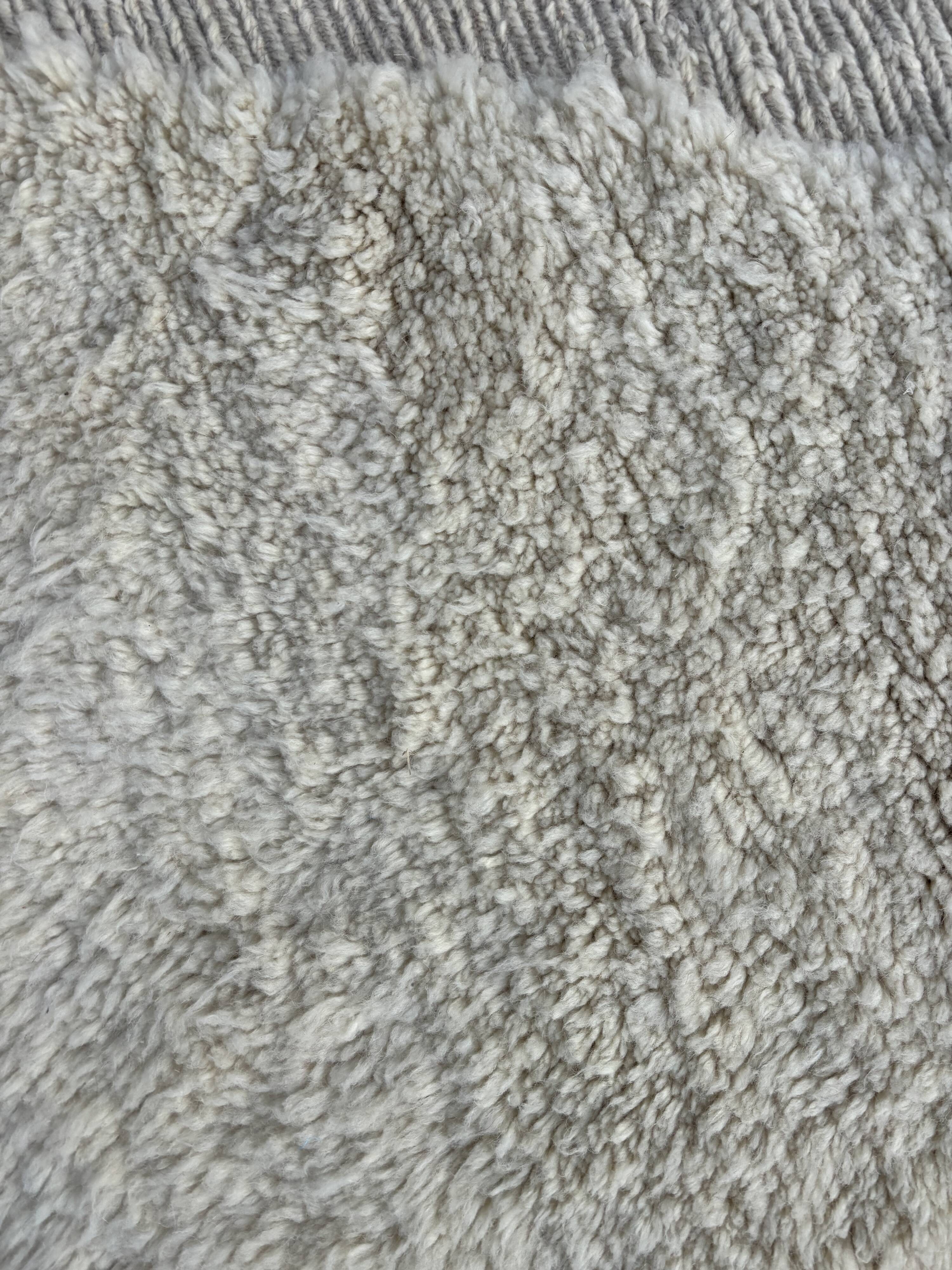 White Berber Beni M'rirt wool rug