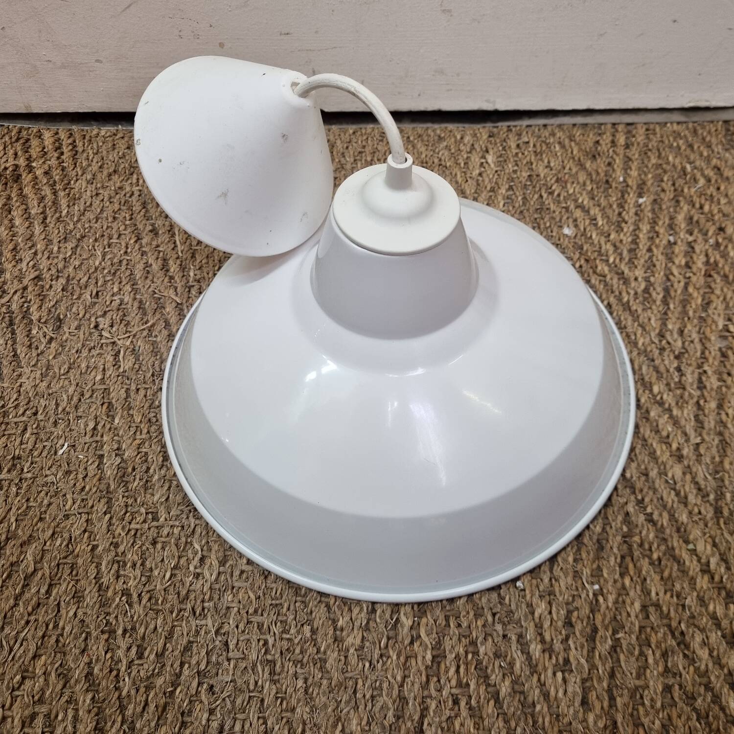 Industrial white iron pendant light