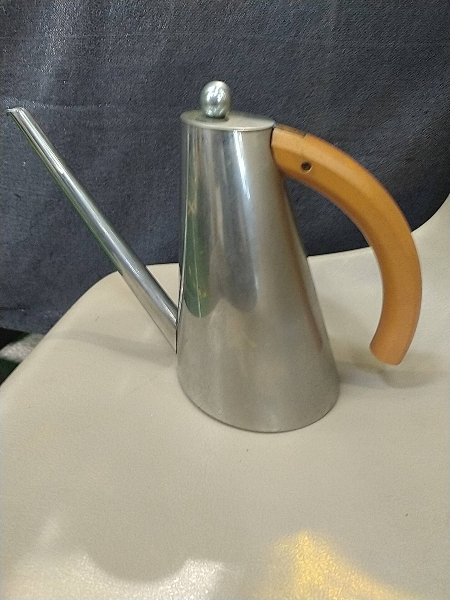 Oil carafe. Oil carafe. Flavio Sambinelli - Carlo Giannini -