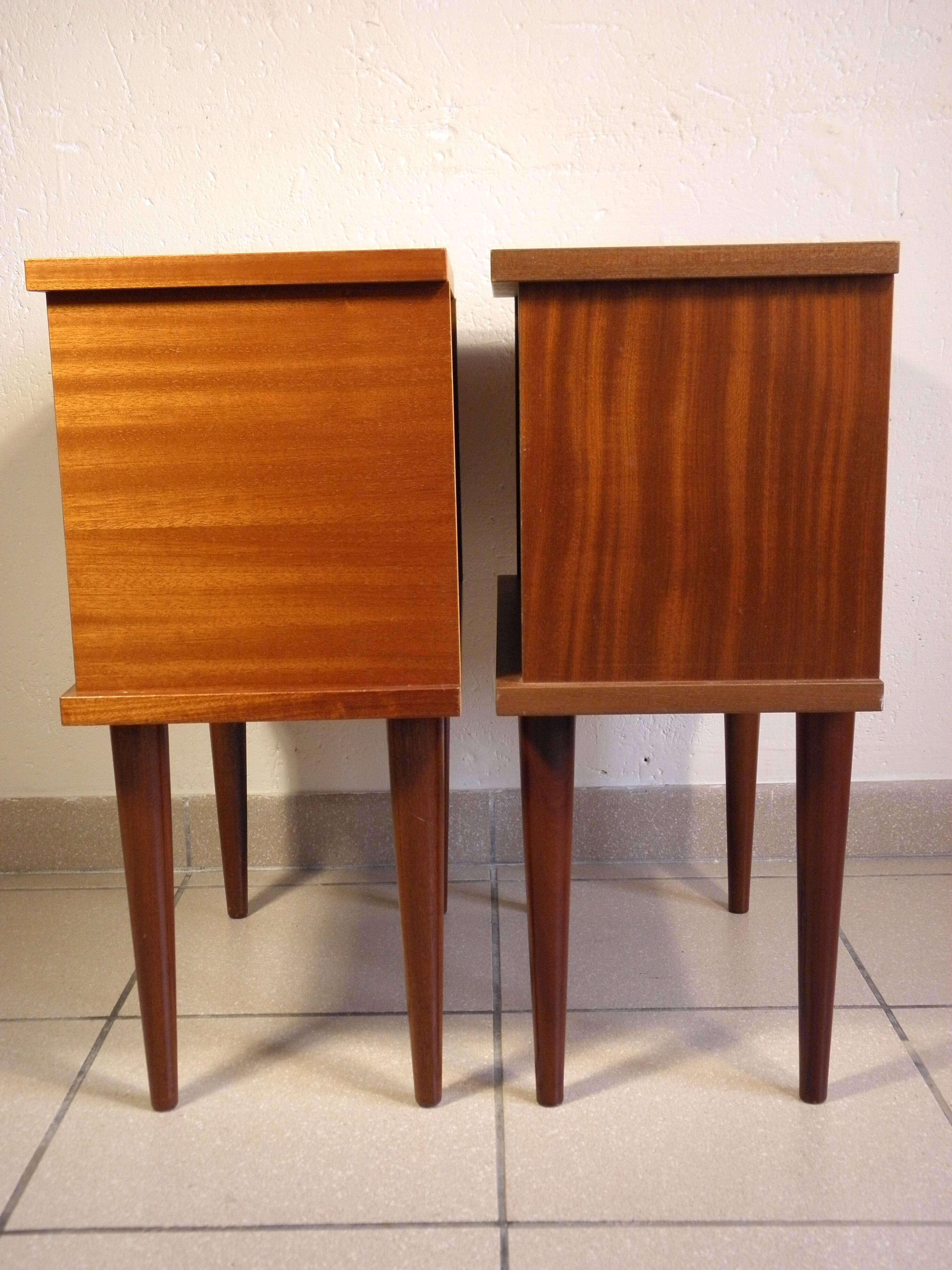 Deux tables de chevet années 60-70