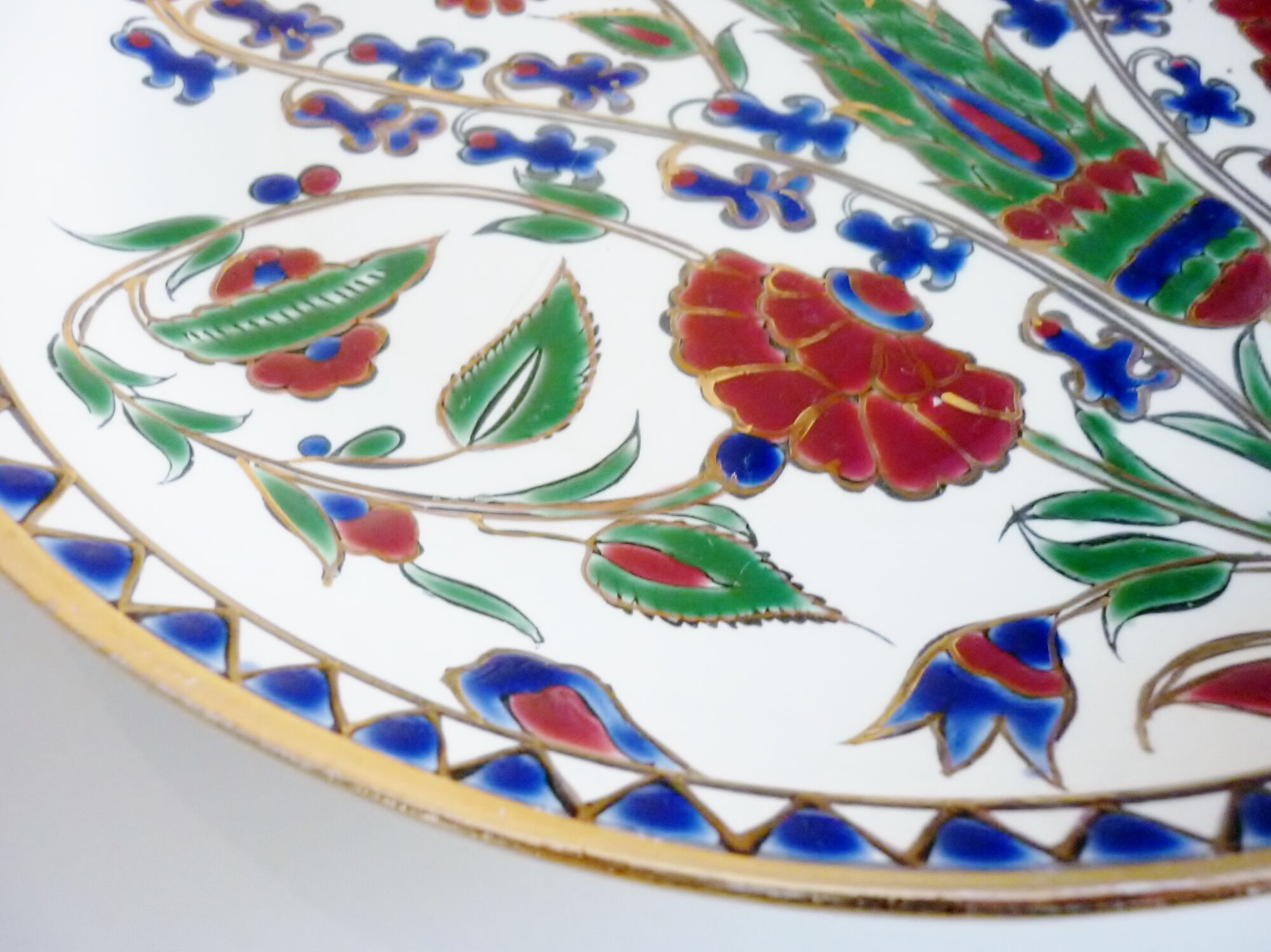 Enamelled plate Keramik decoration of ibiscus, cloisonné enamels, thick, Rhodes Greece