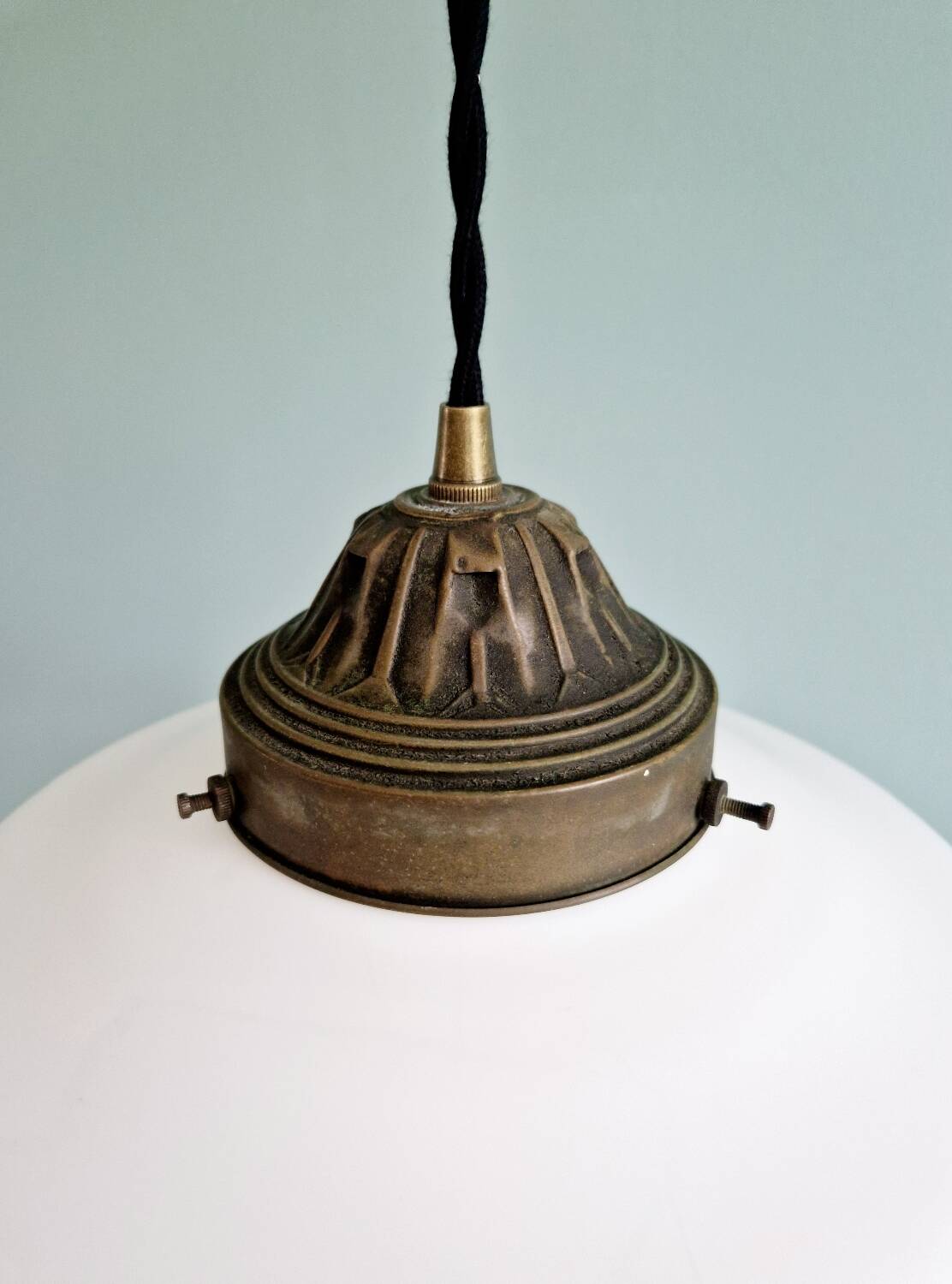 Suspension Art Déco en opaline blanche, années 1920-30