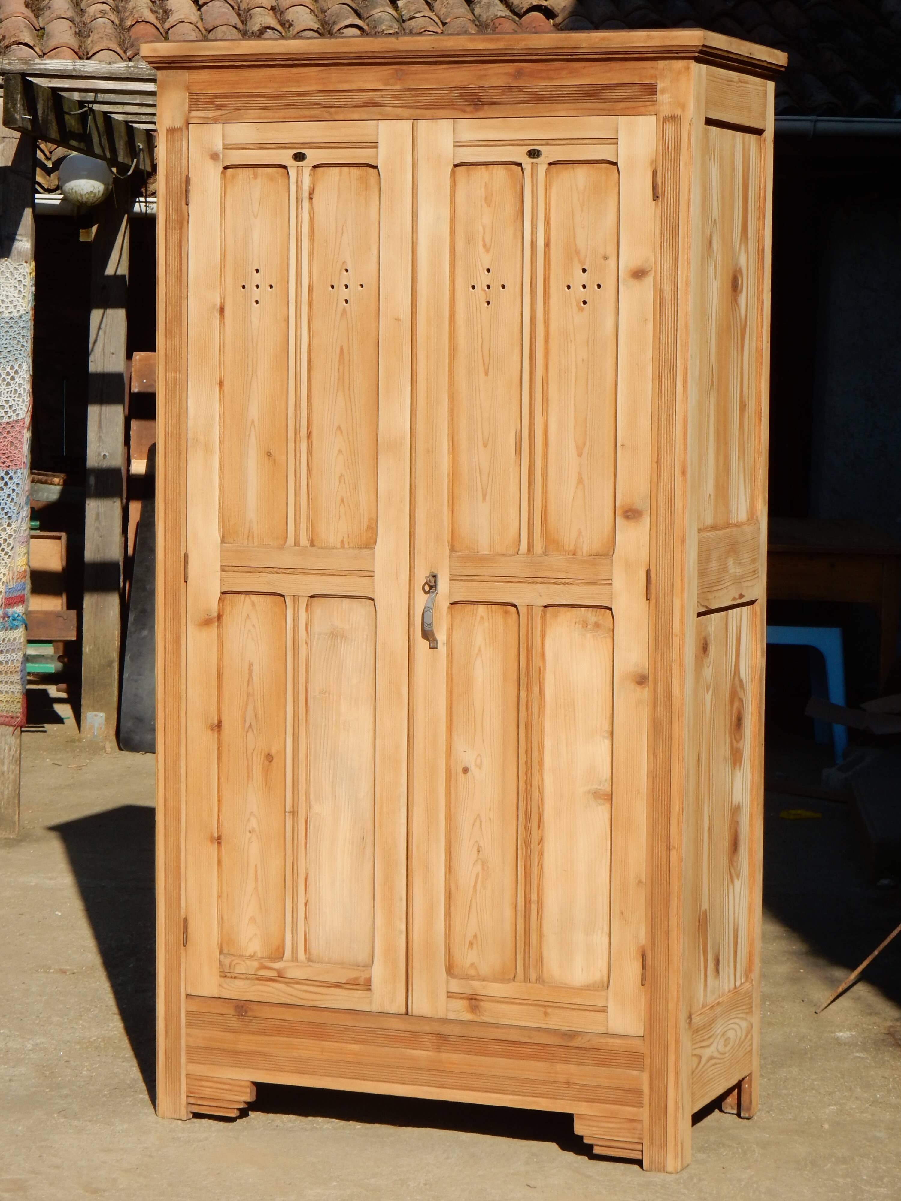 Old industrial wooden locker room - Parisian fir wardrobe