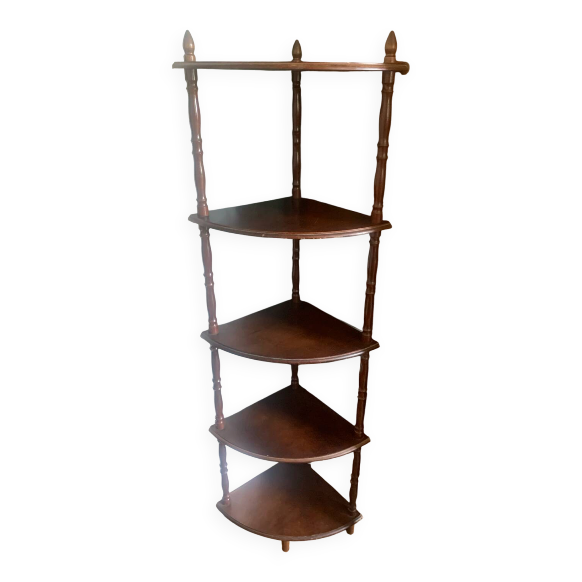 Corner shelf