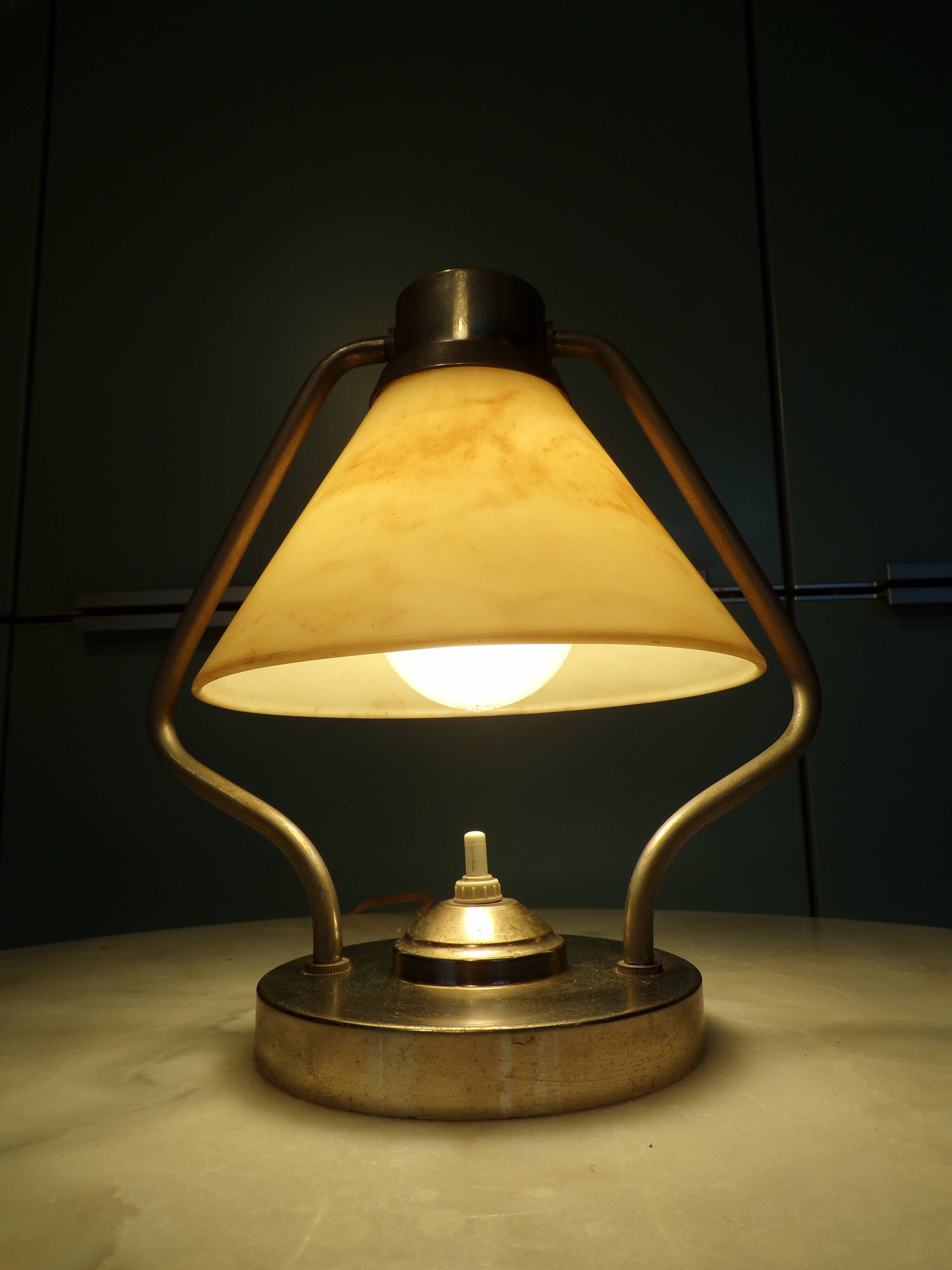 Bauhaus lamp