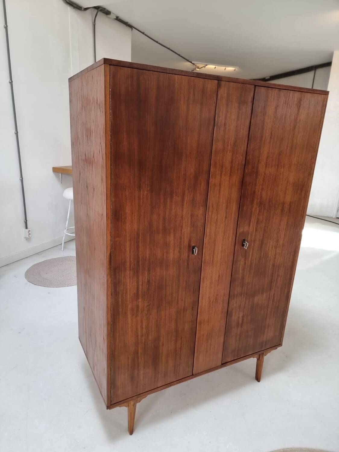 Armoire du milieu du siècle
