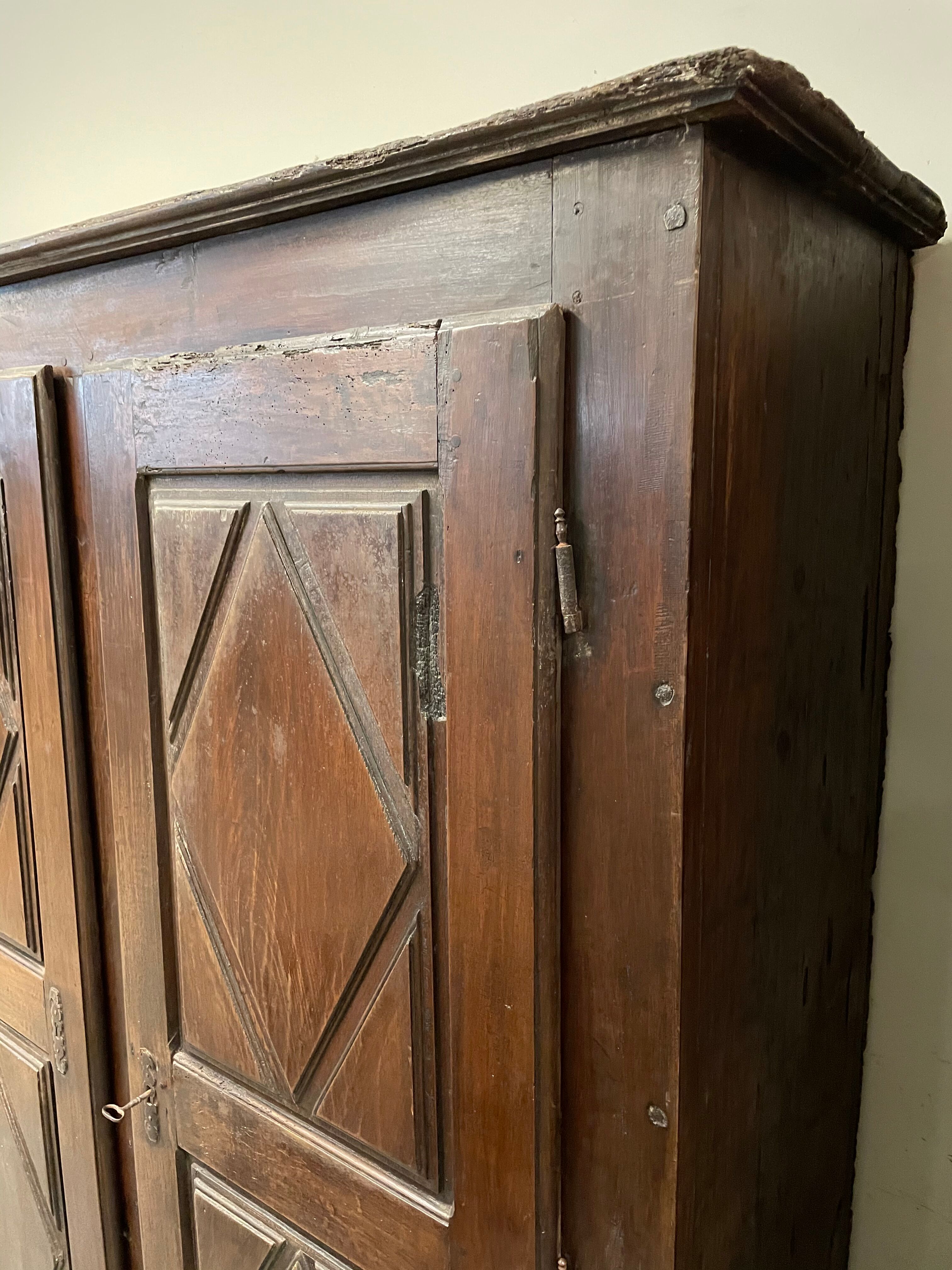 Former wardrobe closet closet louis XIII