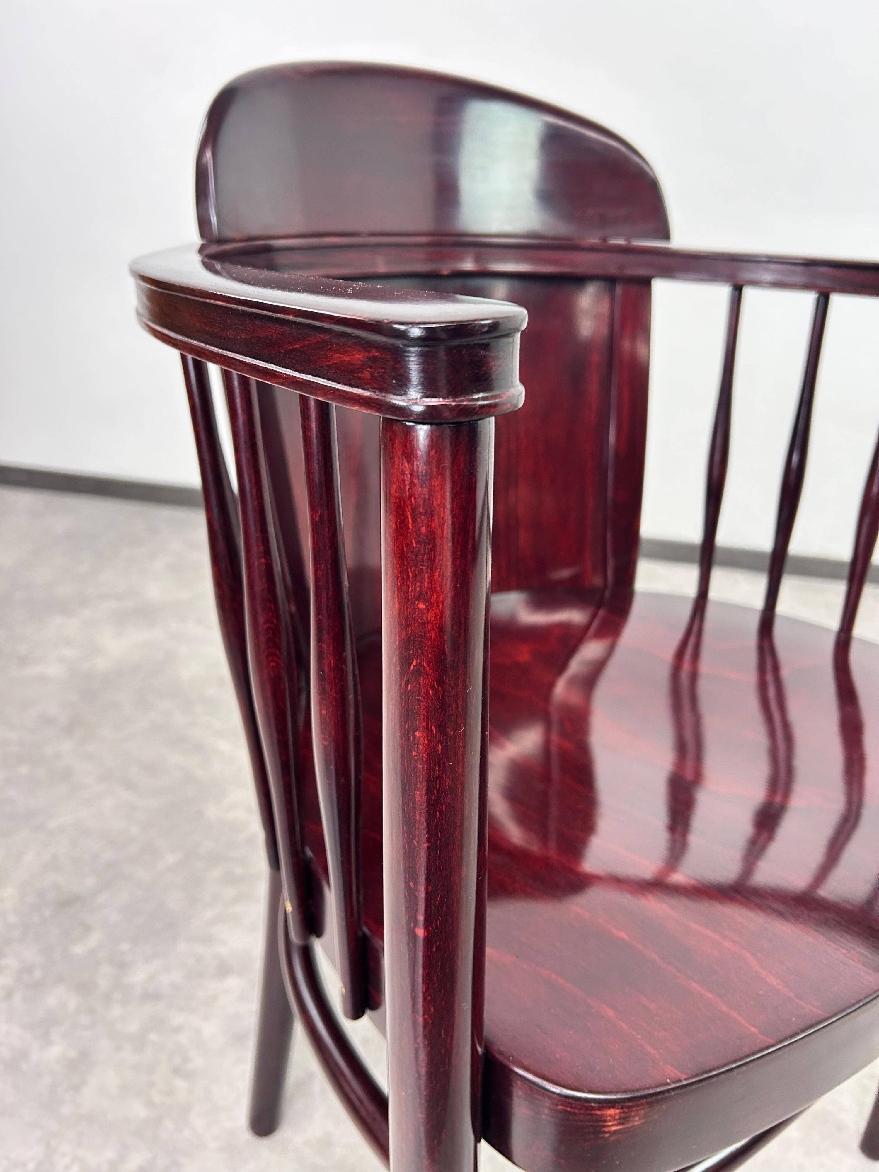 Rare fauteuil en bois courbé de Thonet