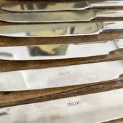 Couteaux vintage en inox dans boite