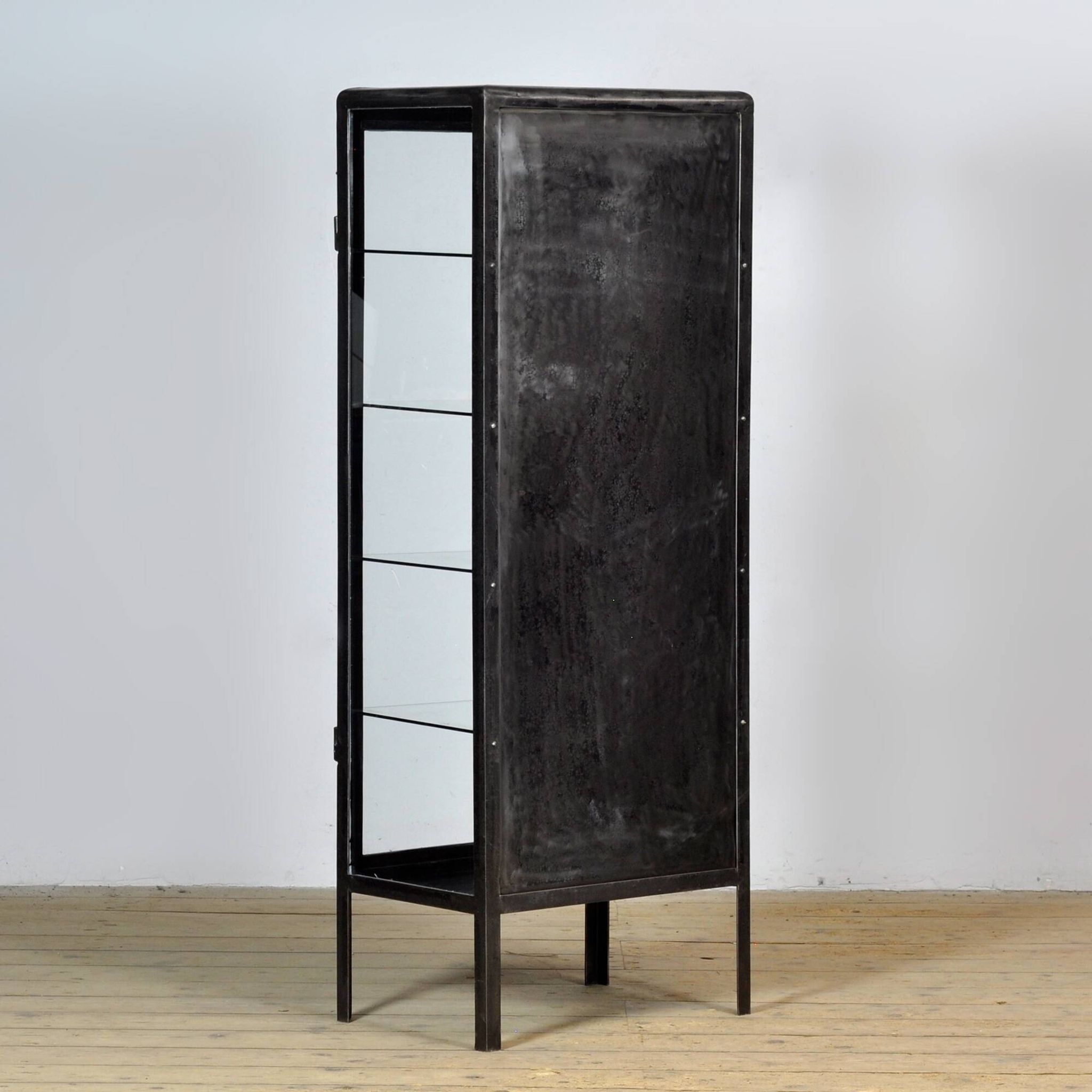 Cabinet de médecine en fer poli, années 1920