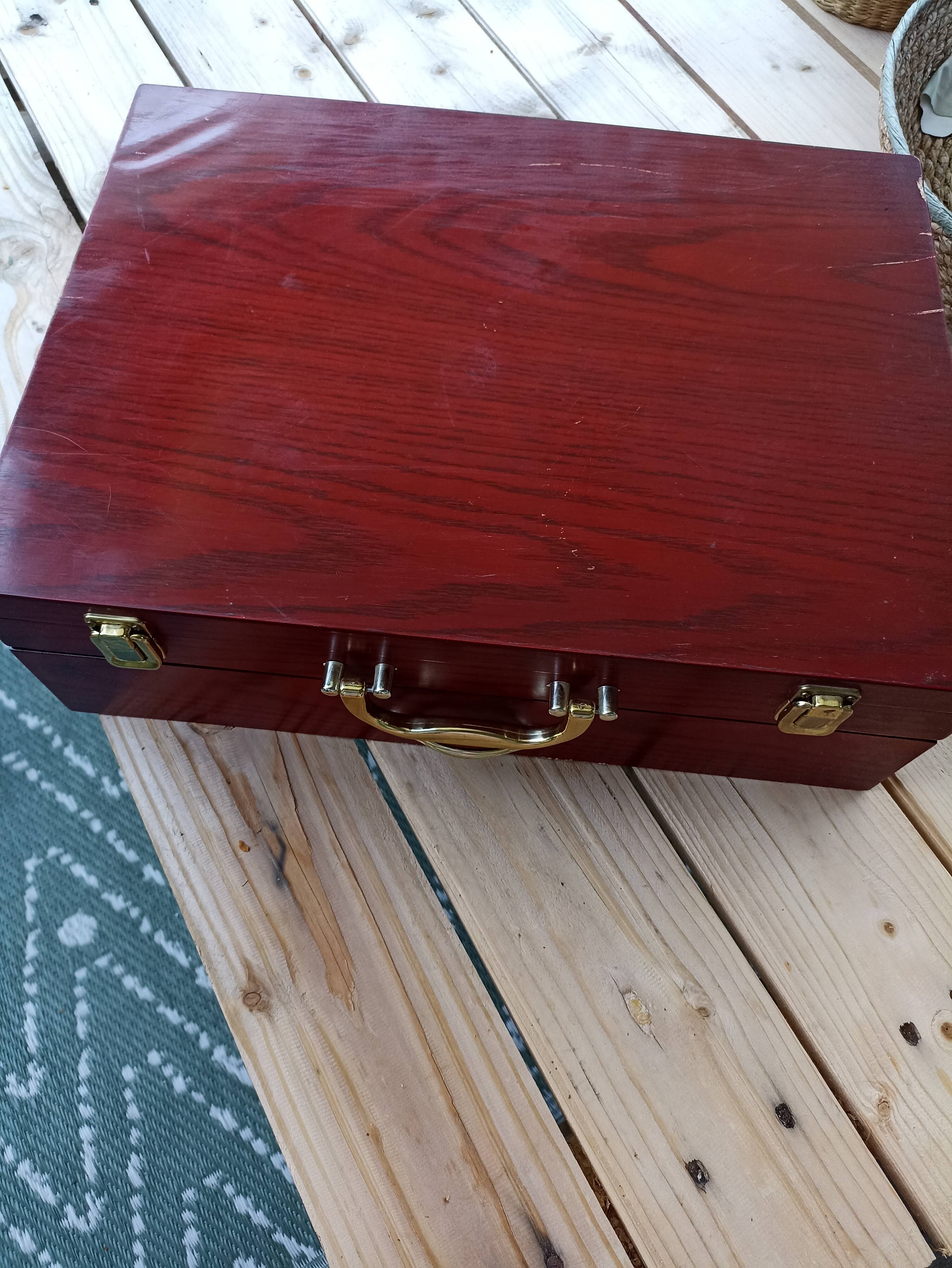 Ménagère complète et son coffre