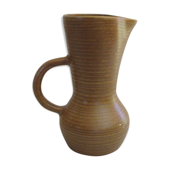 Sandstone pitcher